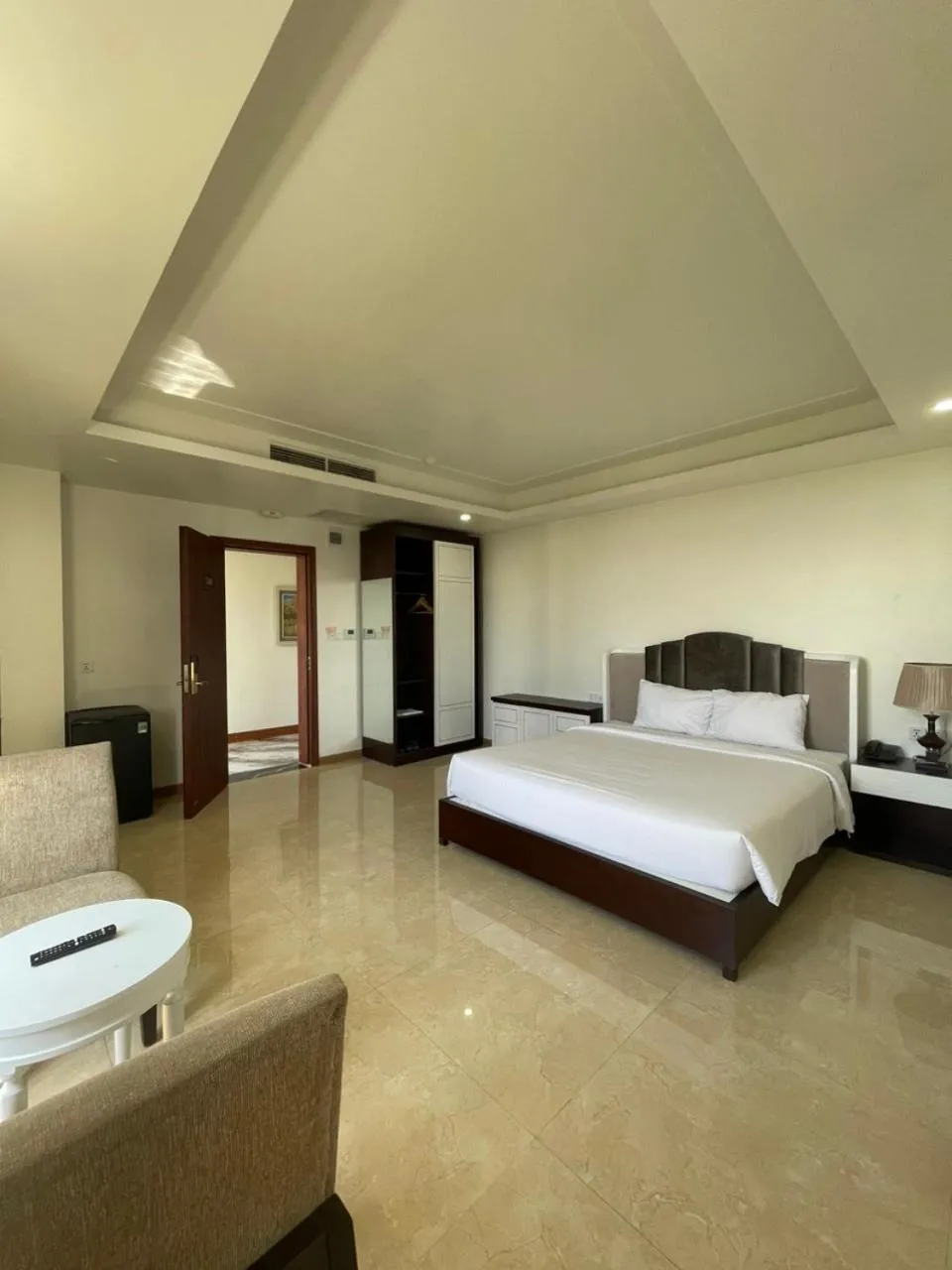 Bed in Lotus Hotel & Apartment