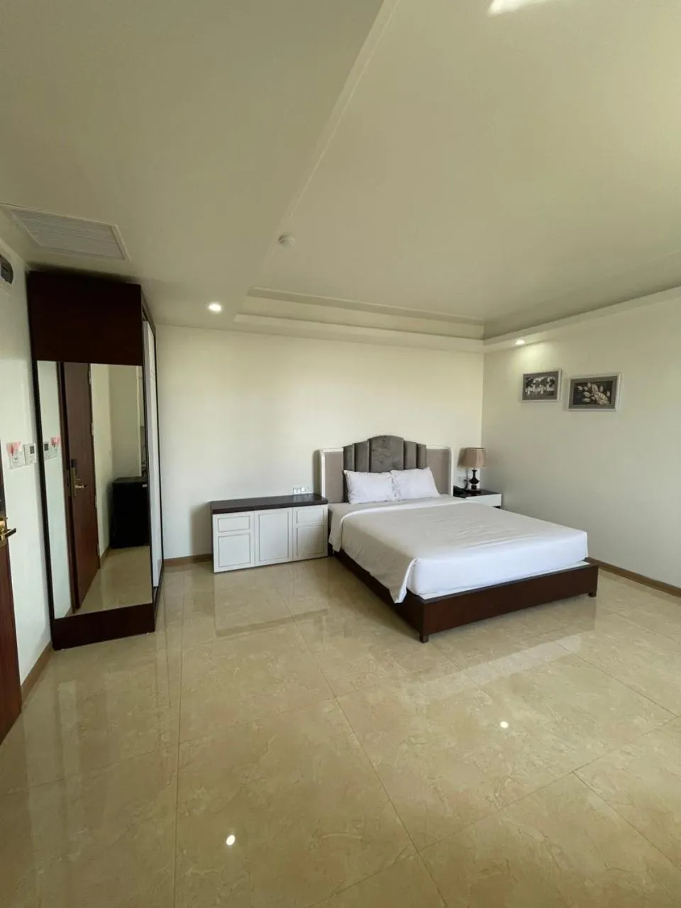 Bed in Lotus Hotel & Apartment