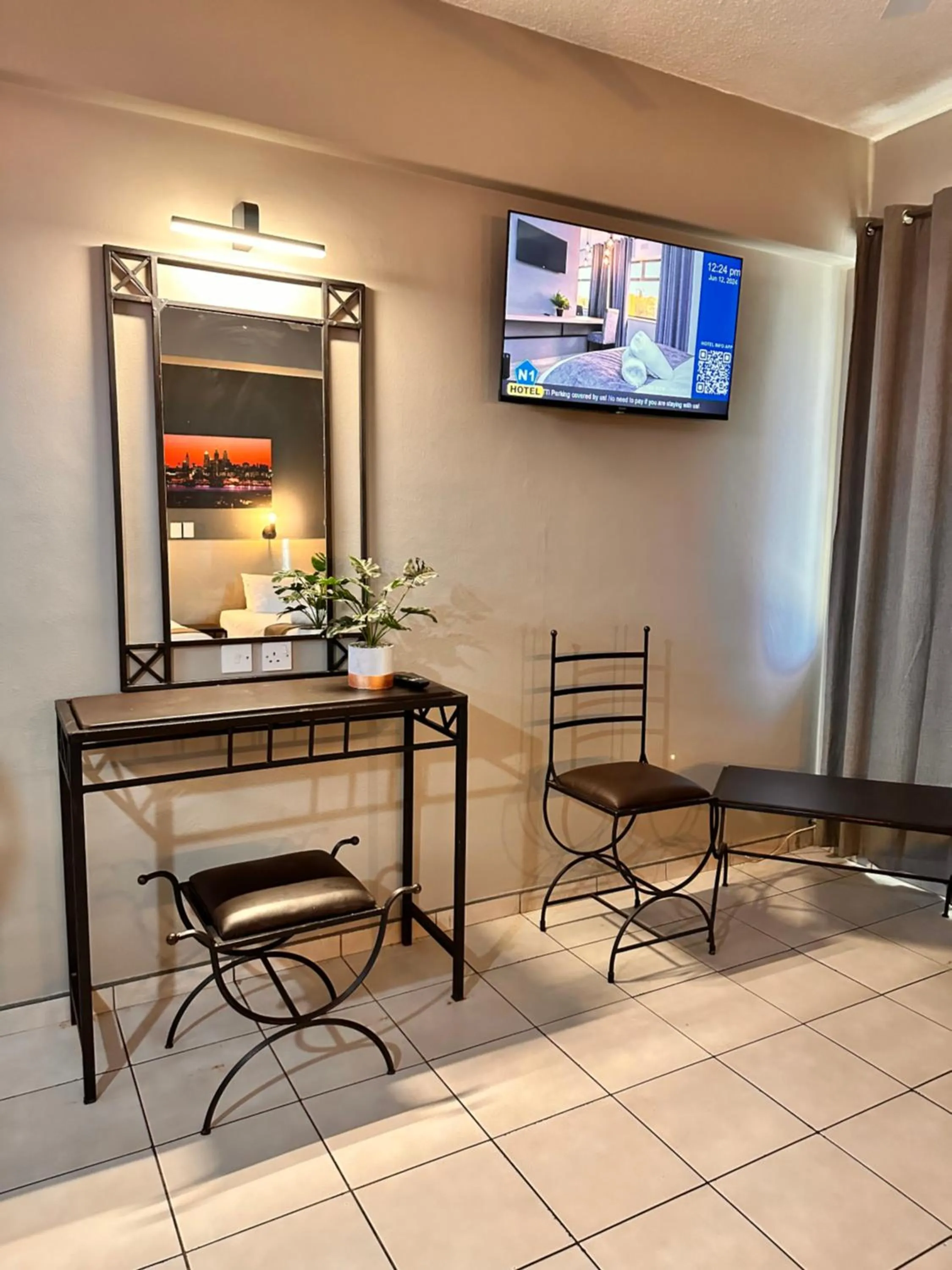 TV and multimedia in N1 Hotel Bulawayo