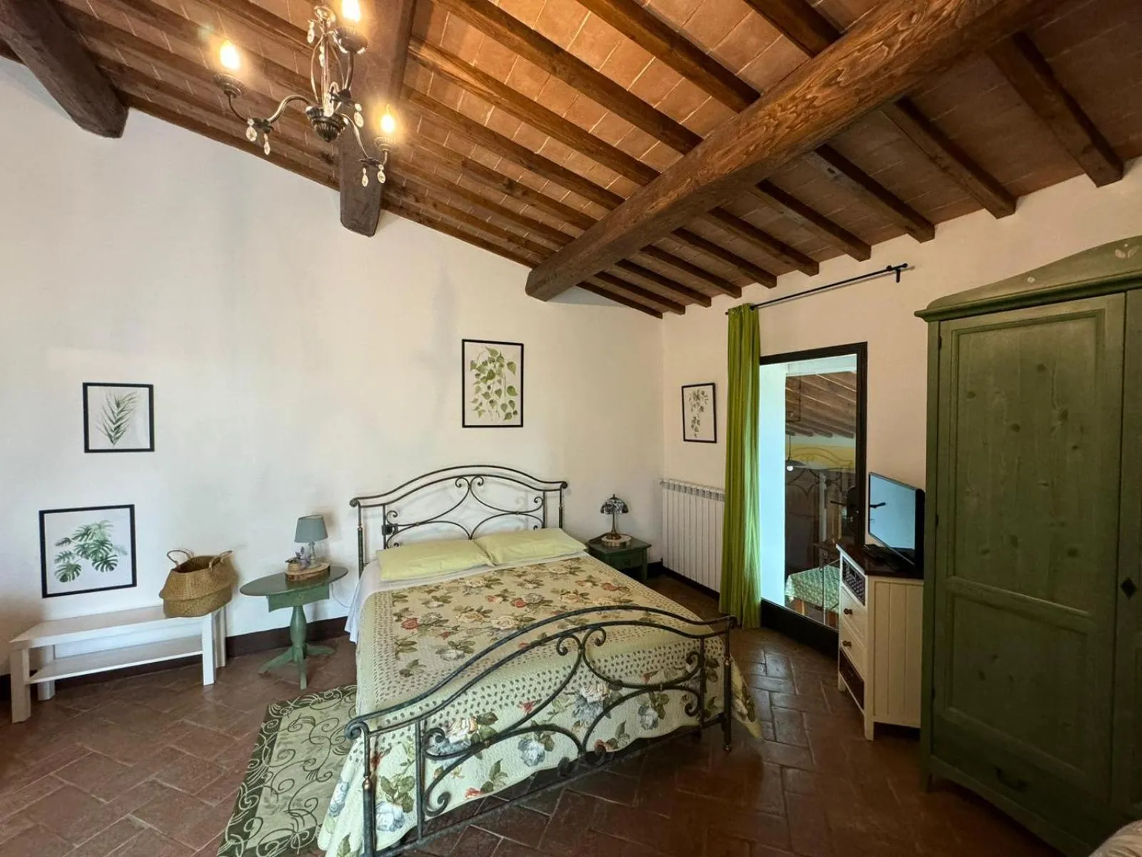 Bed in B&B Il Fienile San Gimignano