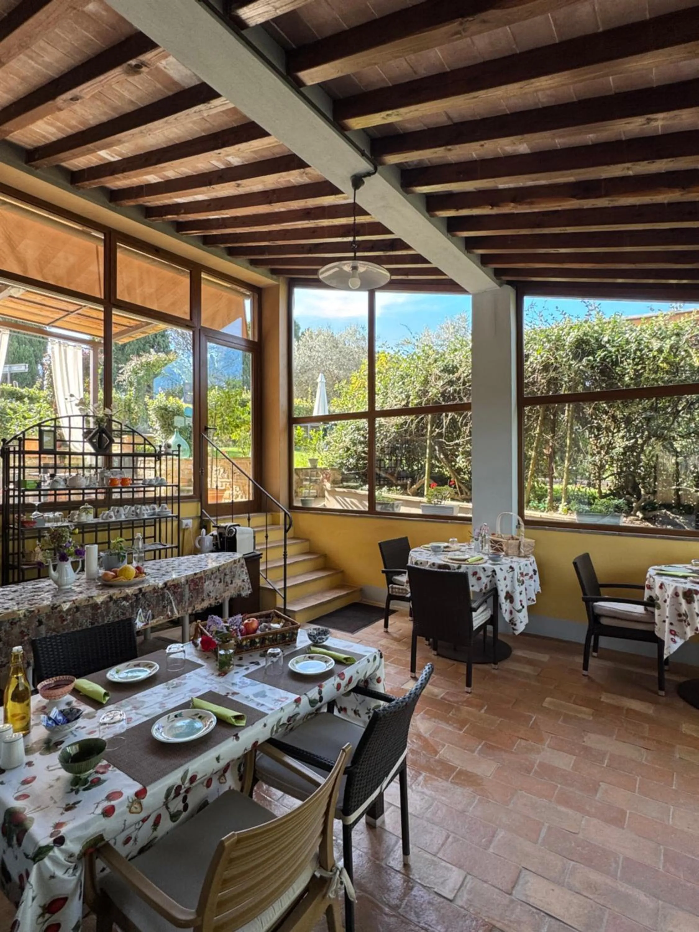 Patio in B&B Il Fienile San Gimignano