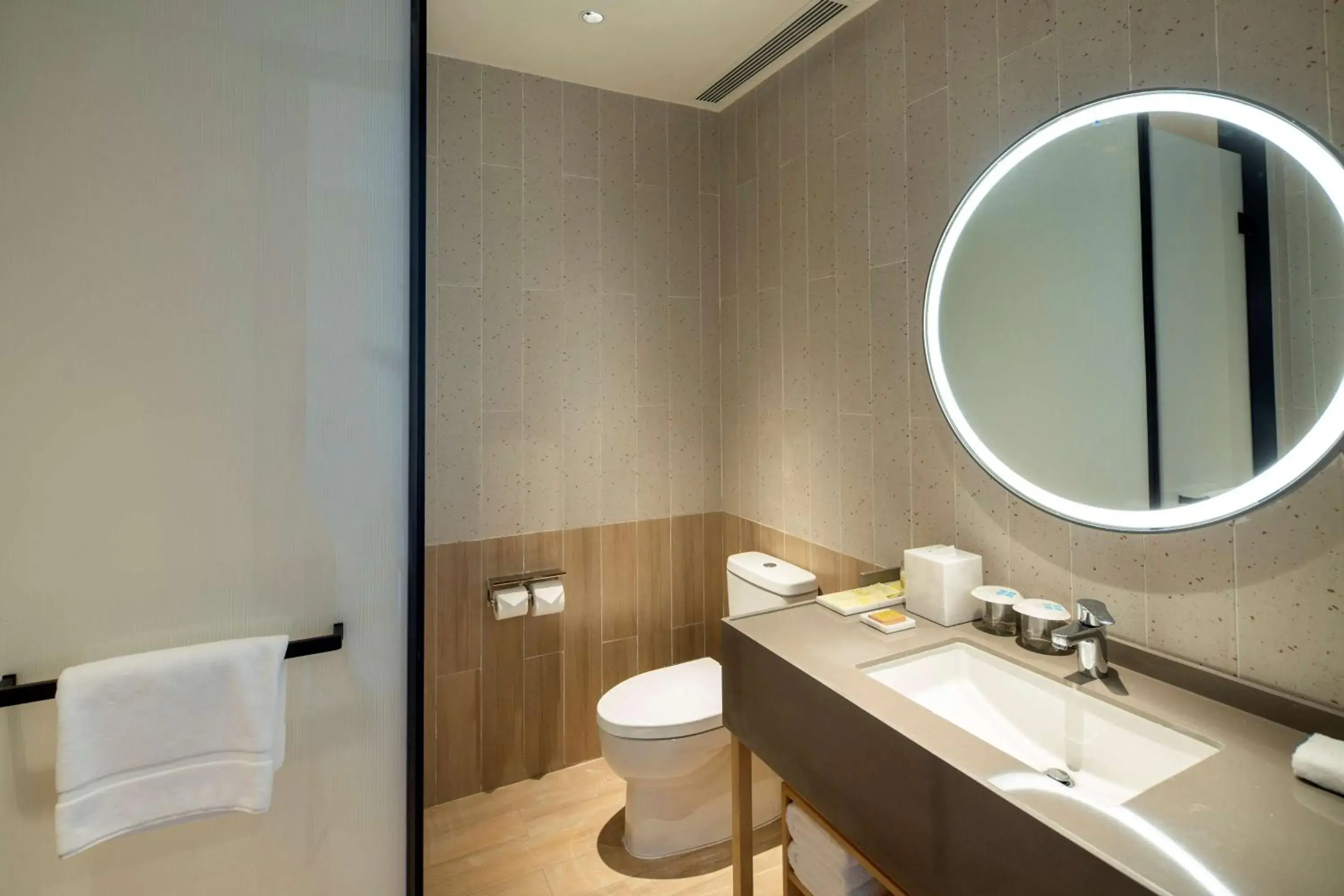 Bathroom in Hilton Garden Inn Changde Dingcheng Bathroom in Hilton Garden Inn Changde Dingcheng