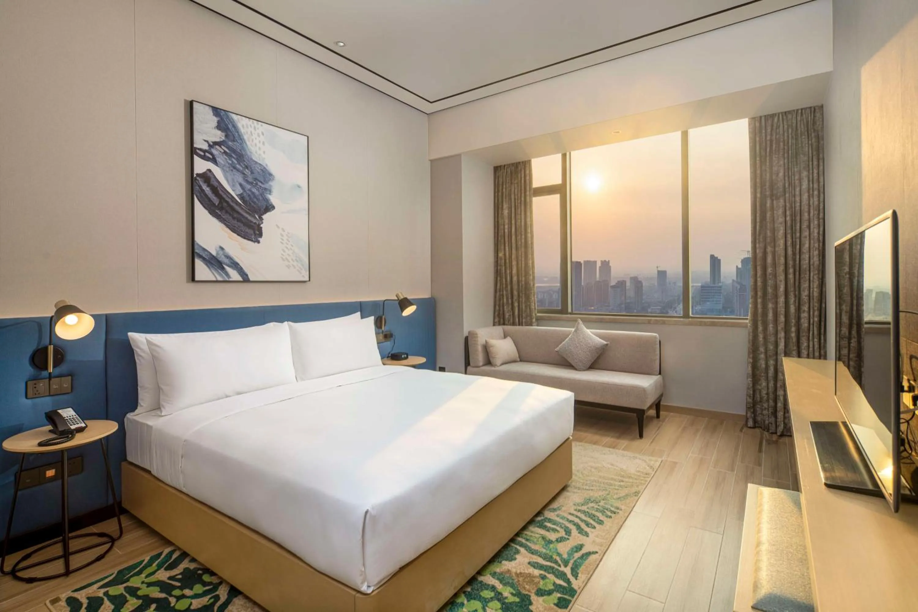 Photo of the whole room, Bed in Hilton Garden Inn Changde Dingcheng