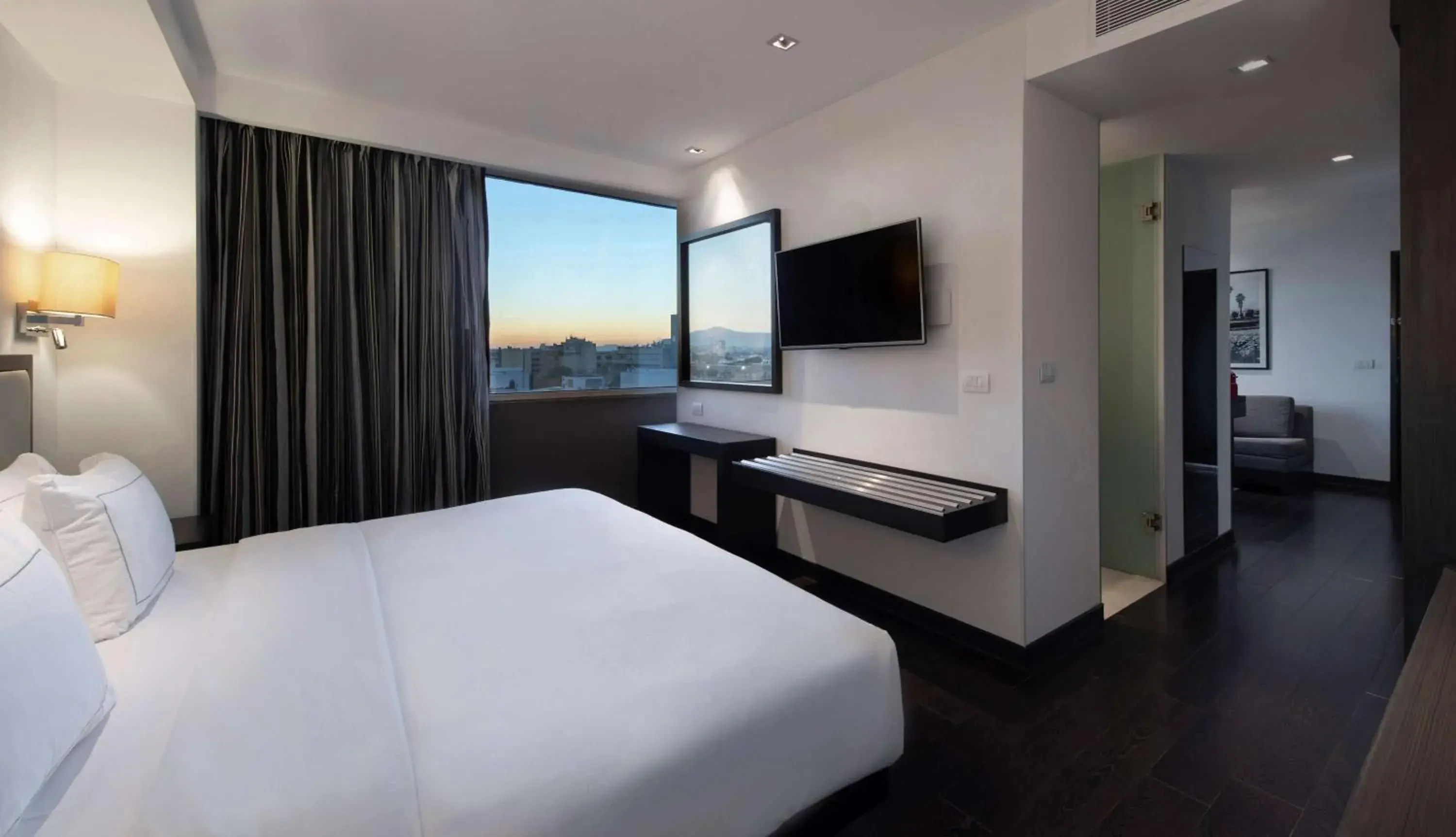 Deluxe King Room in Hilton DoubleTree Guadalajara Centro Historico Deluxe King Room in Hilton DoubleTree Guadalajara Centro Historico