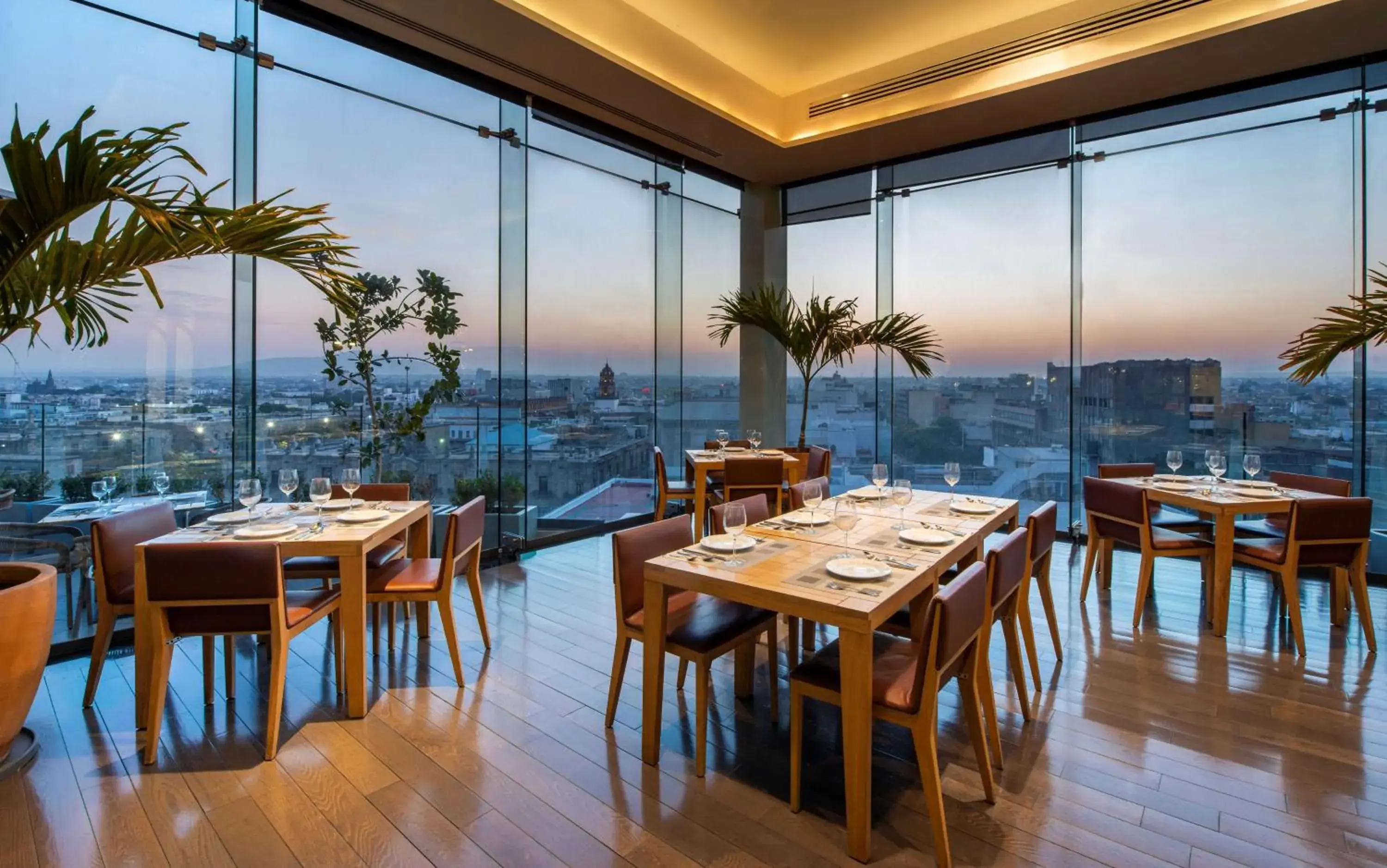 Restaurant/places to eat in Hilton DoubleTree Guadalajara Centro Historico Restaurant/places to eat in Hilton DoubleTree Guadalajara Centro Historico