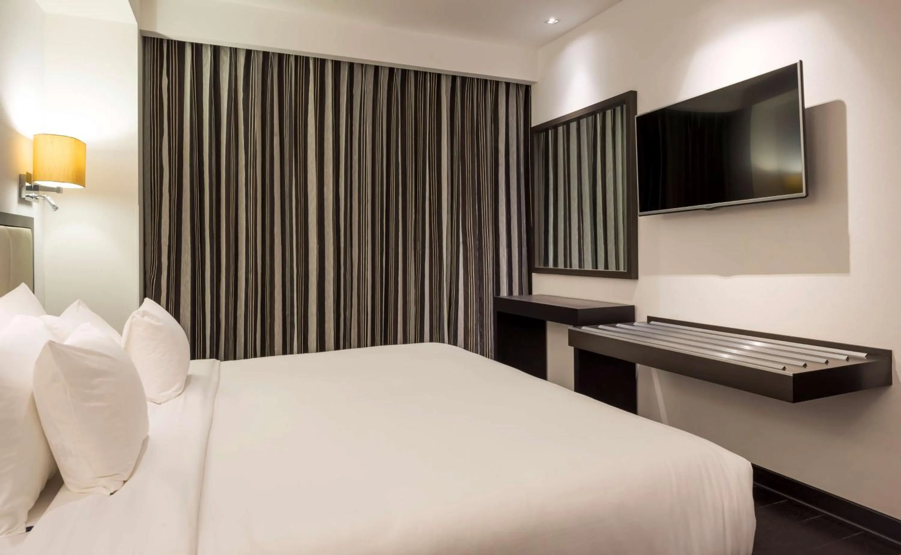 Bed in Hilton DoubleTree Guadalajara Centro Historico