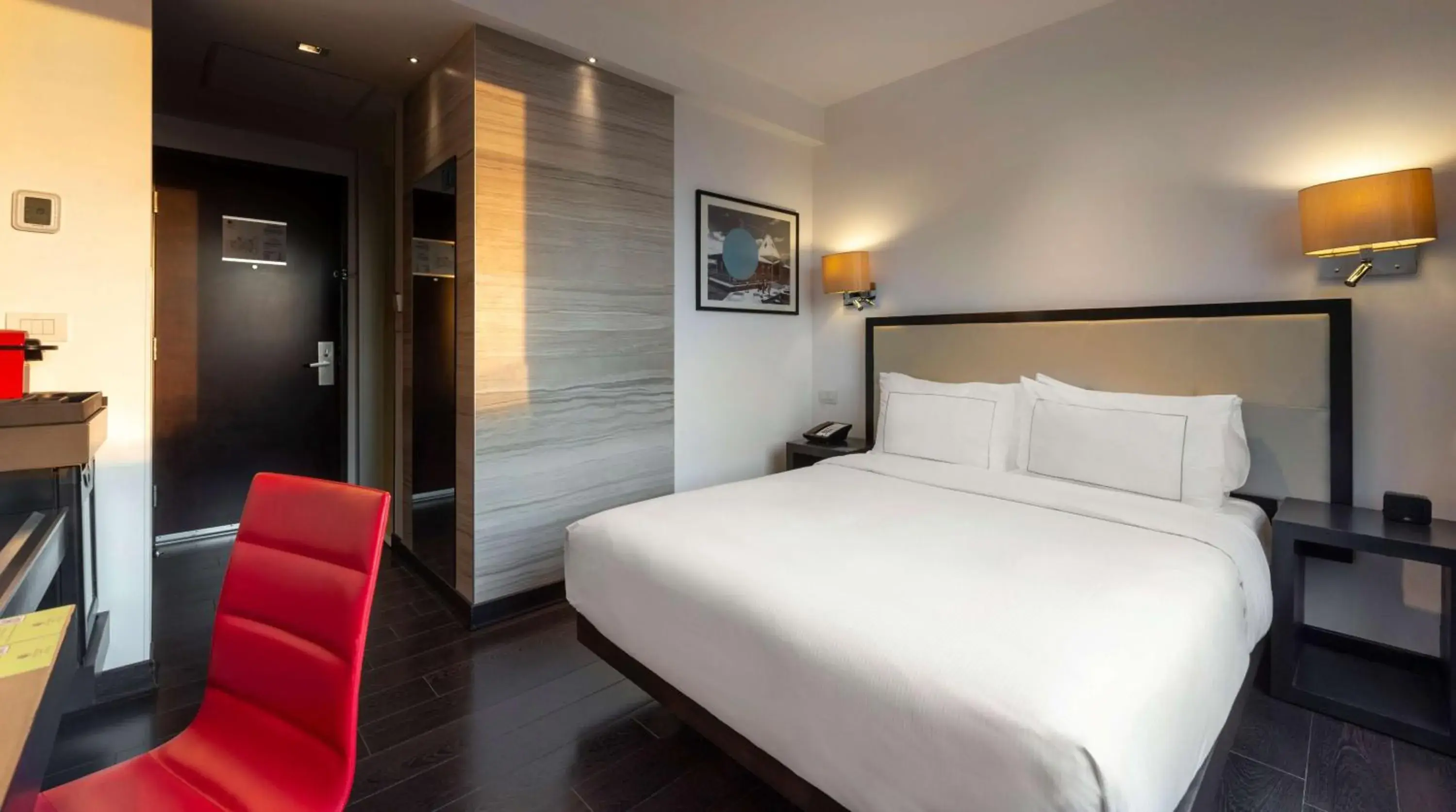 Bedroom, Bed in Hilton DoubleTree Guadalajara Centro Historico Bedroom, Bed in Hilton DoubleTree Guadalajara Centro Historico