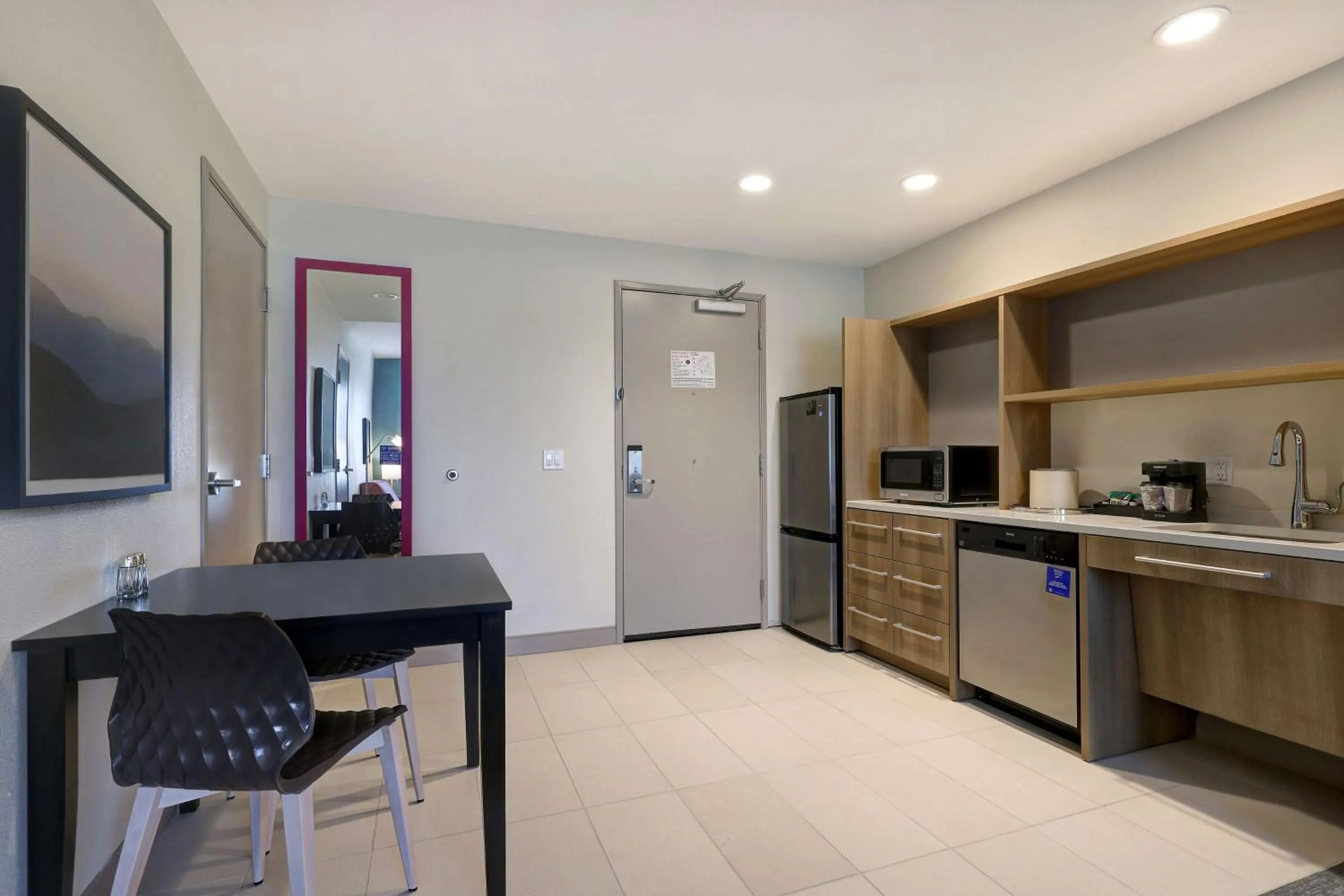 Kitchen or kitchenette in Home2 Suites By Hilton Turlock, Ca