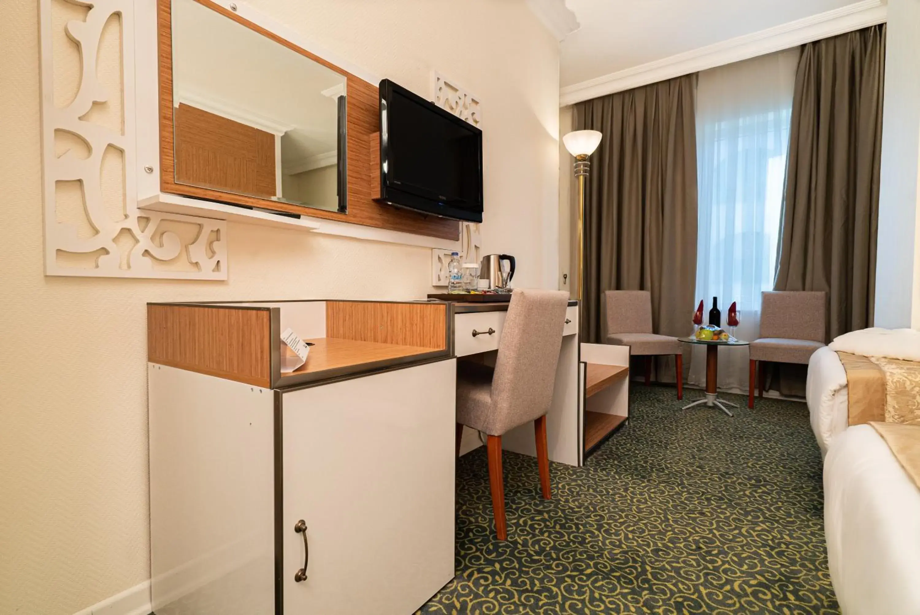 TV and multimedia, Bed in The Green Park Diyarbakir TV and multimedia, Bed in The Green Park Diyarbakir