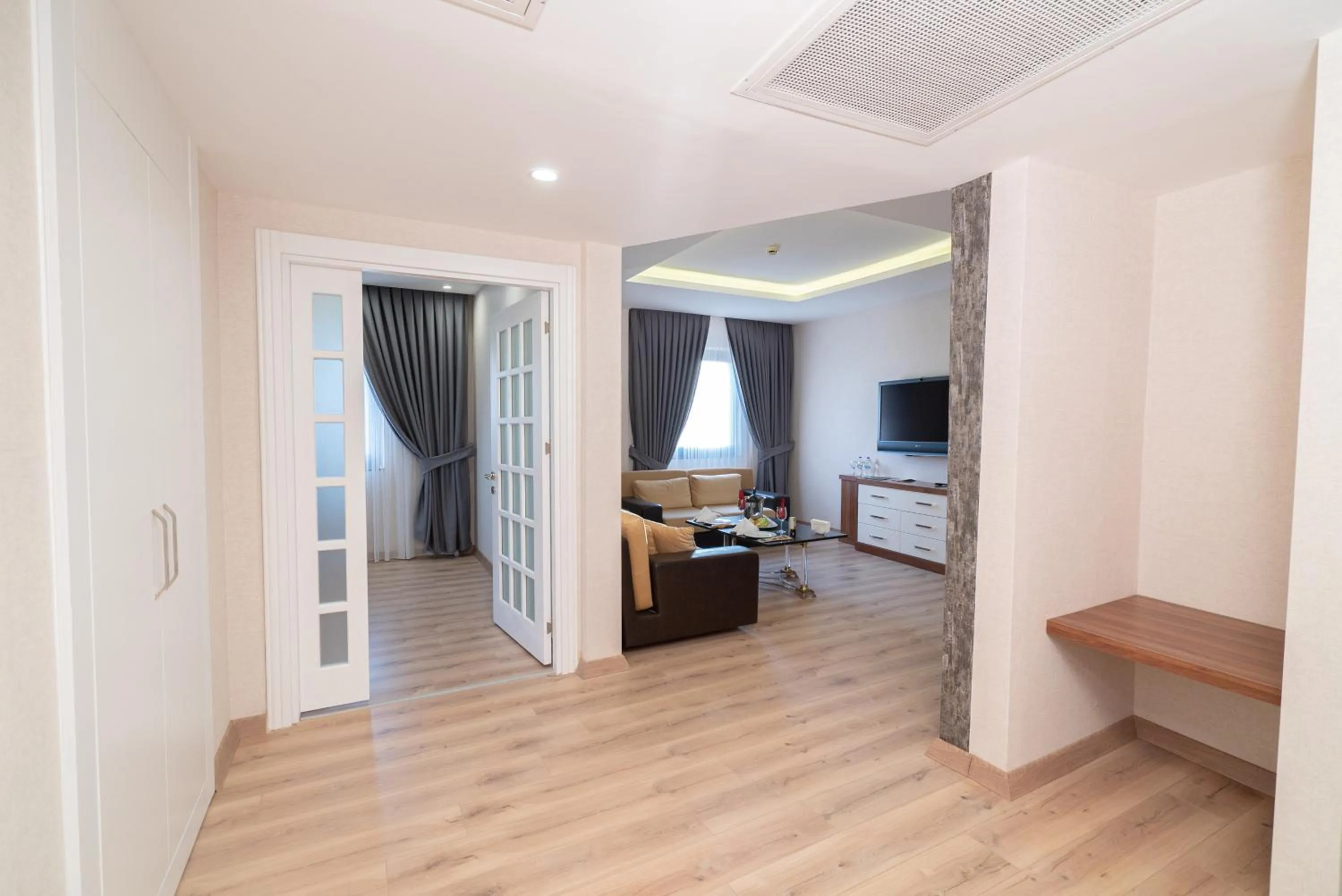 Seating area, Bed in The Green Park Diyarbakir