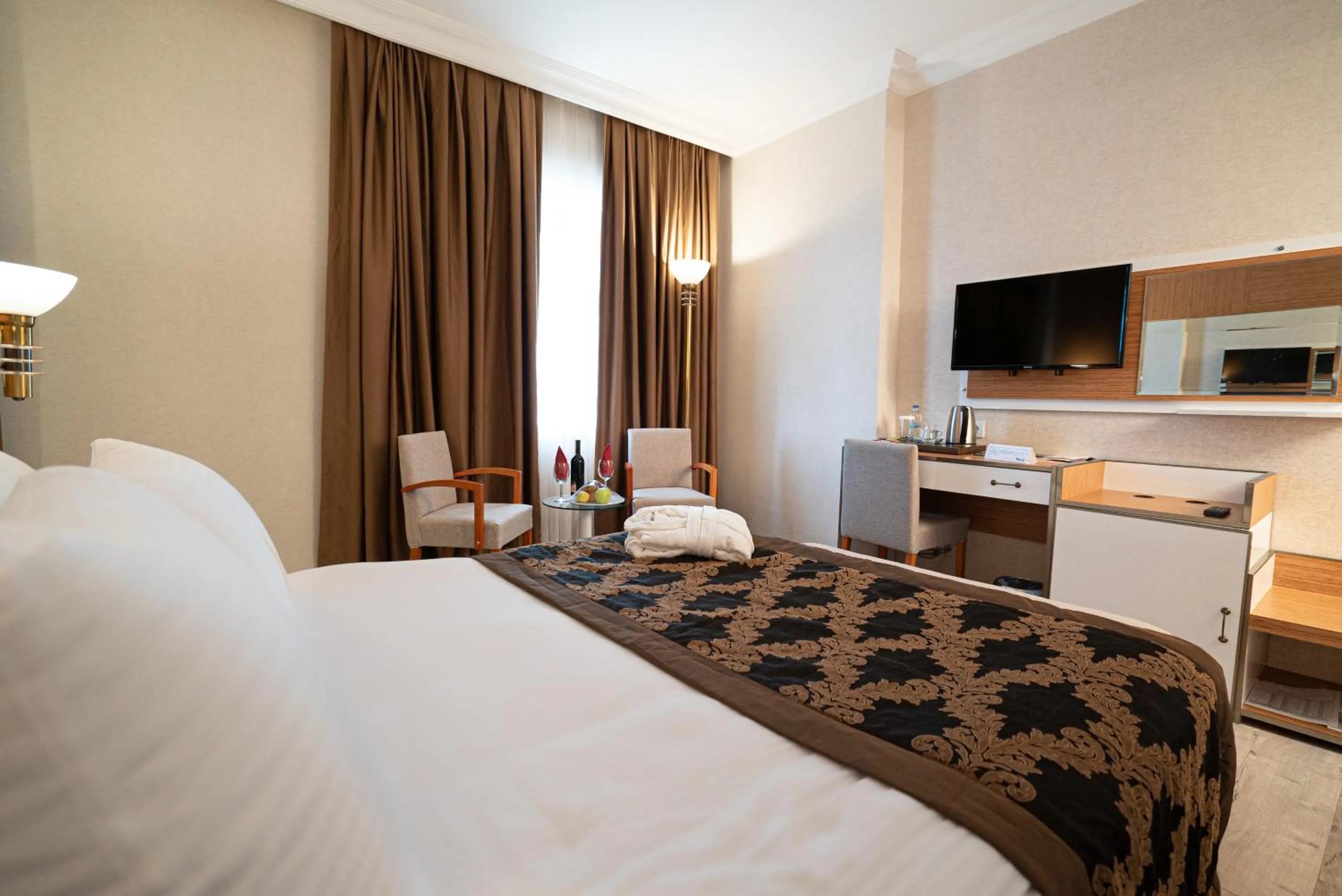 Bed in The Green Park Diyarbakir