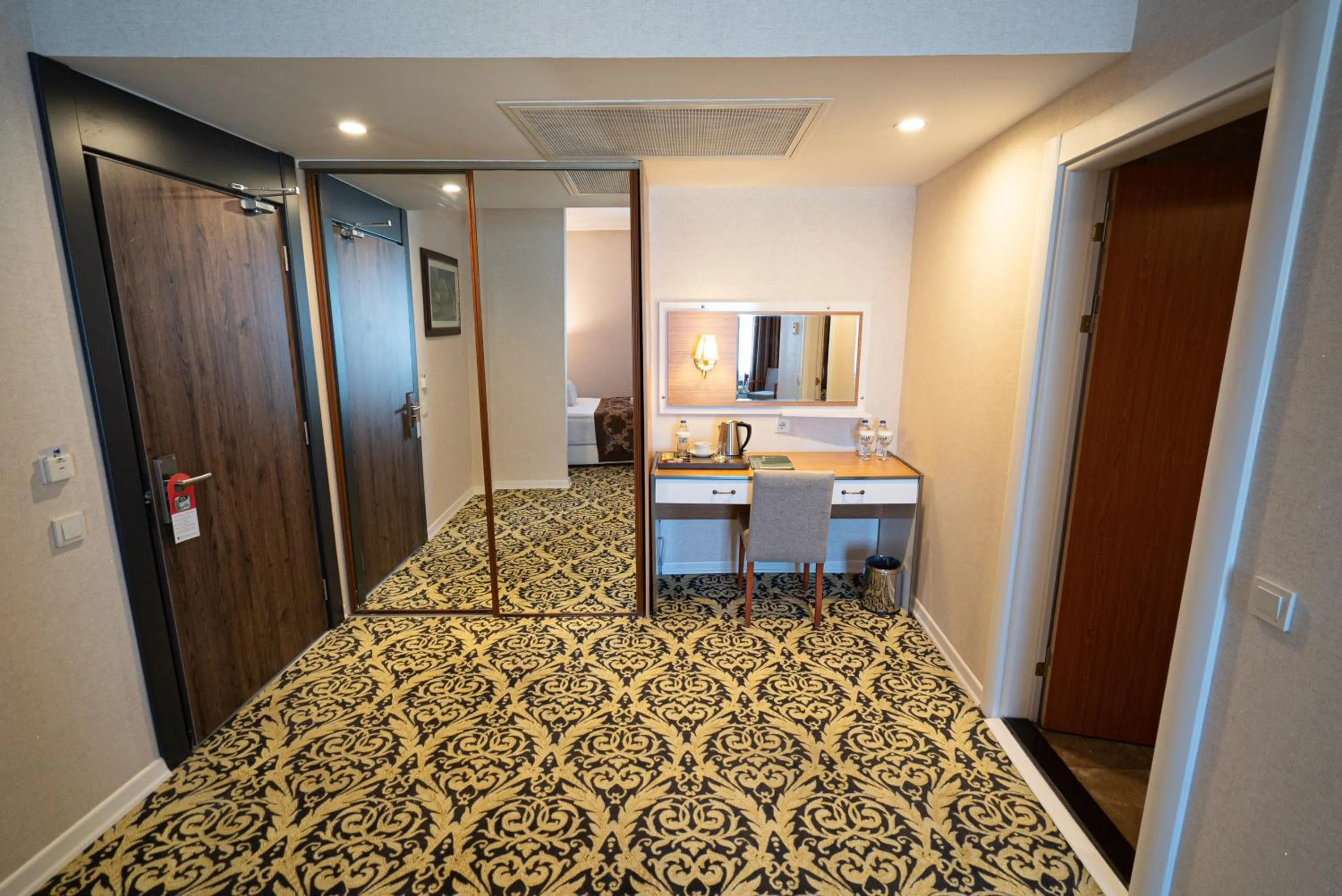 wardrobe in The Green Park Diyarbakir