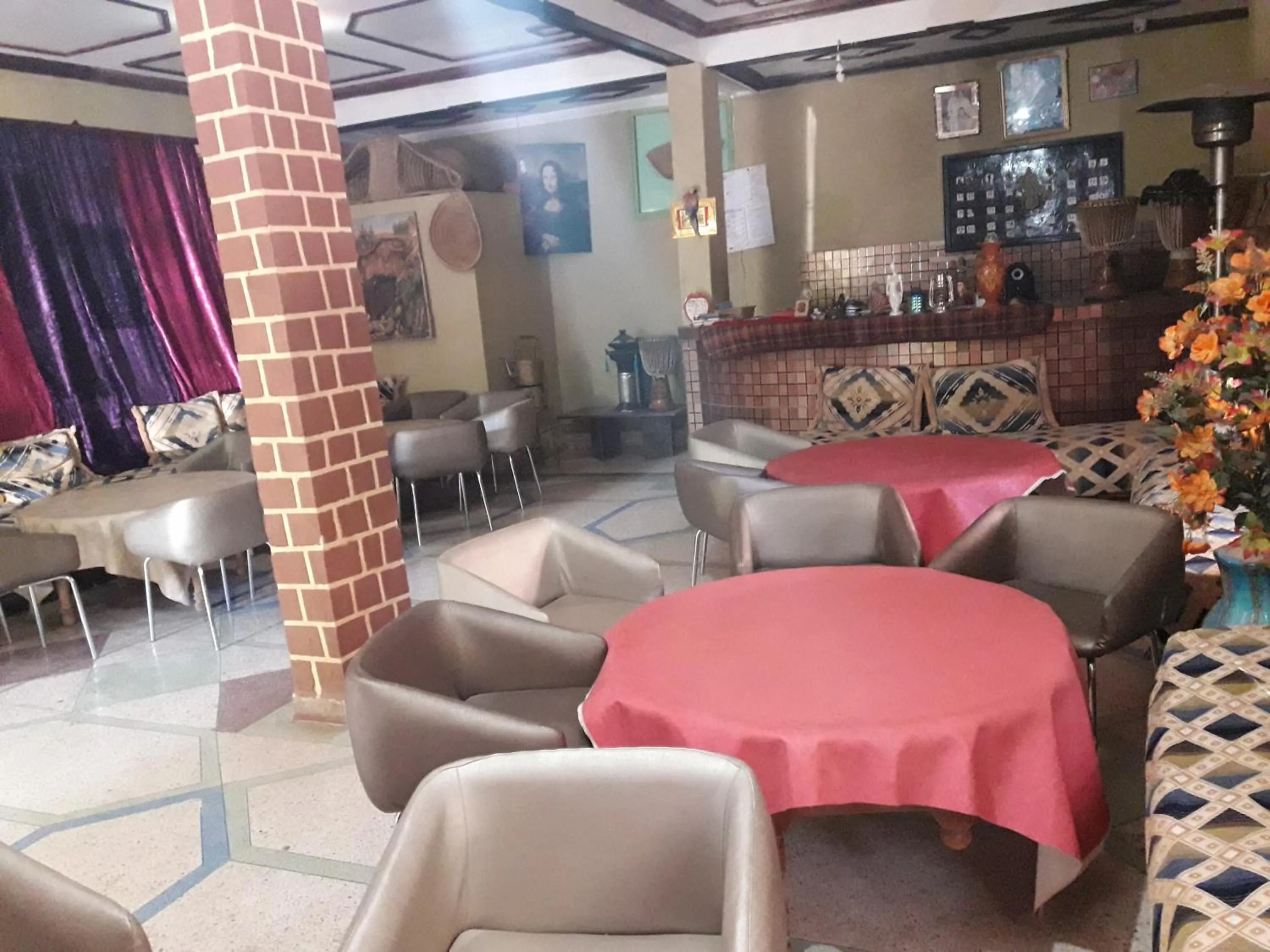 Communal lounge/ TV room in Hotel France Ouzoud