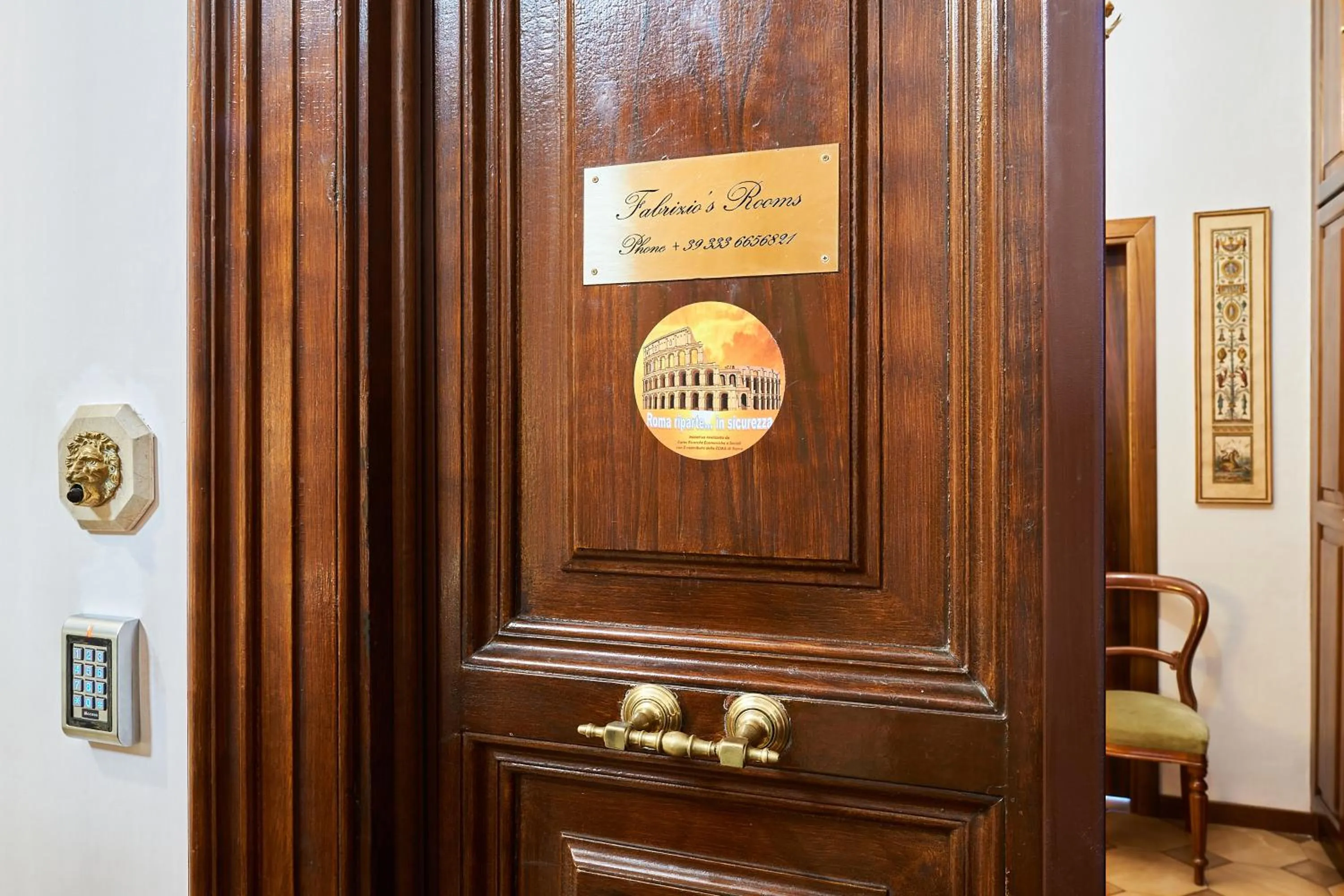 Facade/entrance in Fabrizio's Rooms