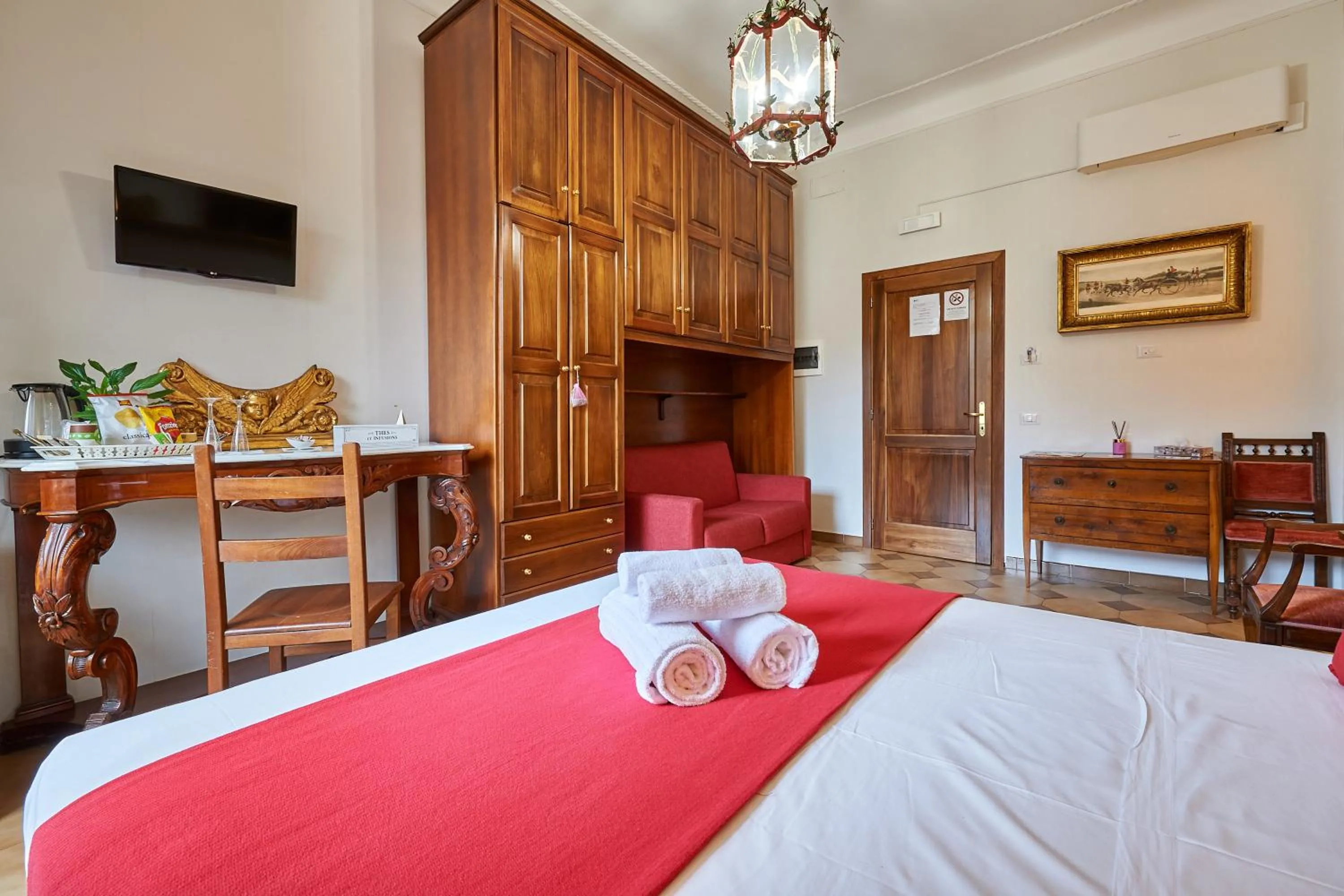 Photo of the whole room, Bed in Fabrizio's Rooms