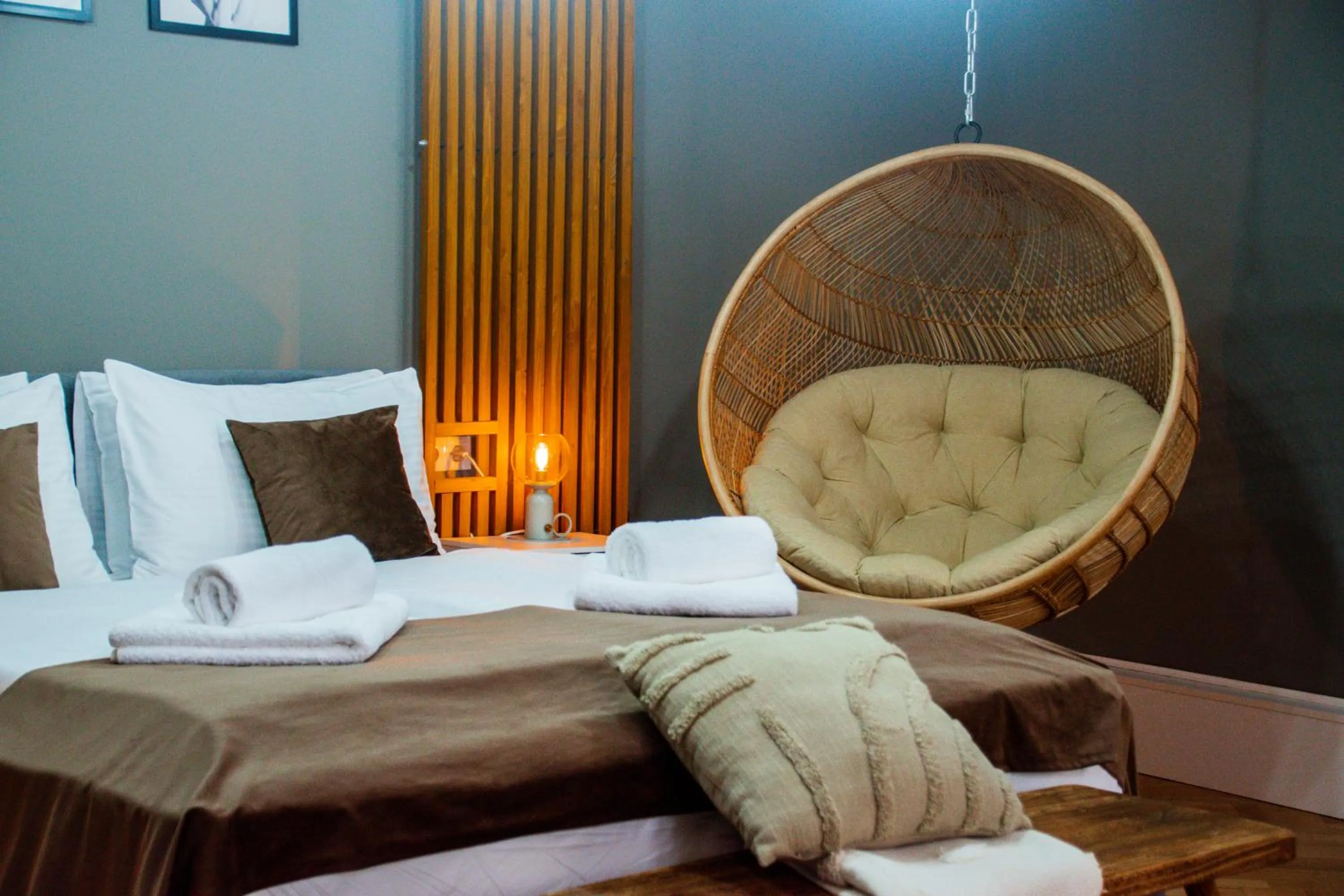 Seating area, Bed in Althof Apartments