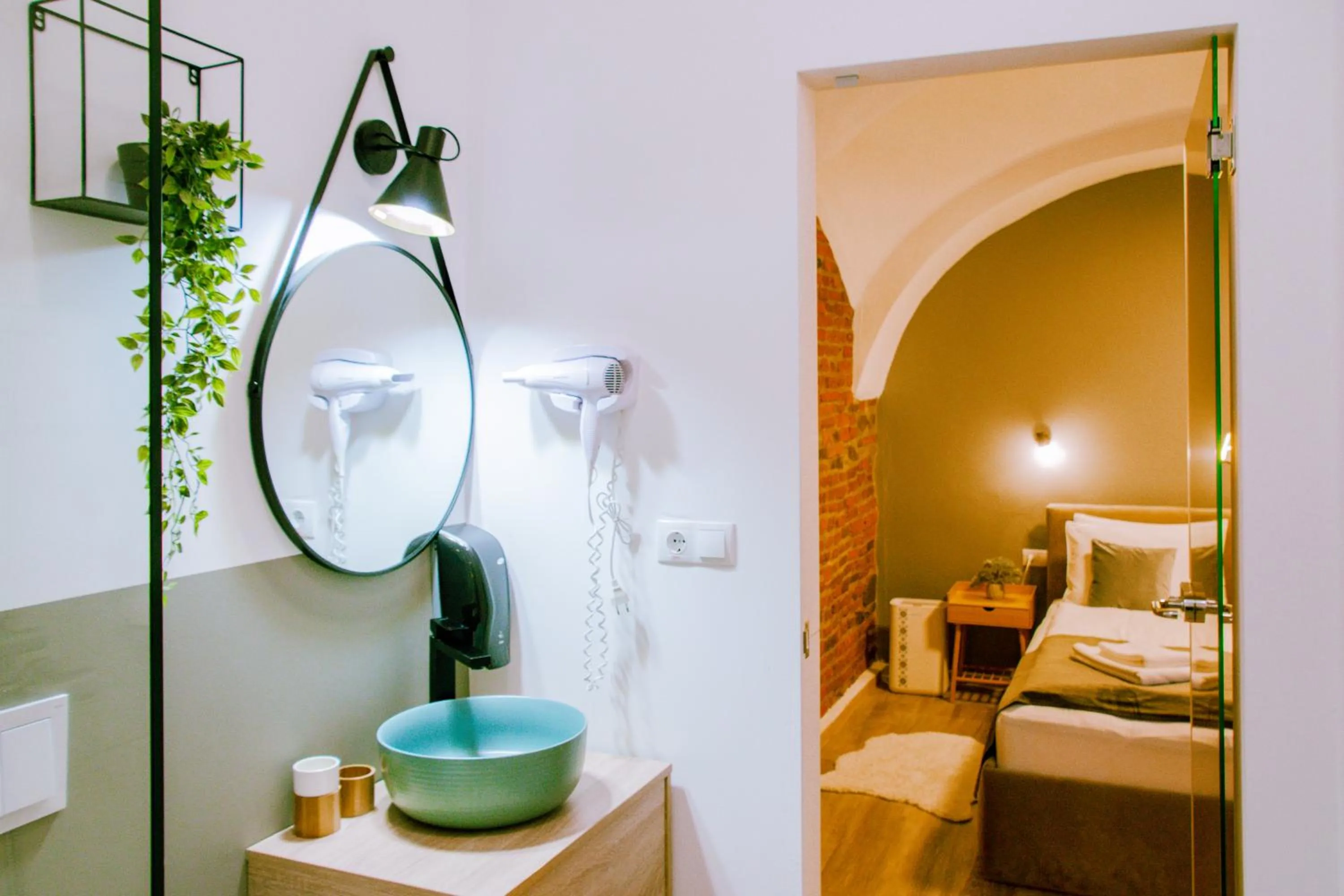 Bathroom, Bed in Althof Apartments