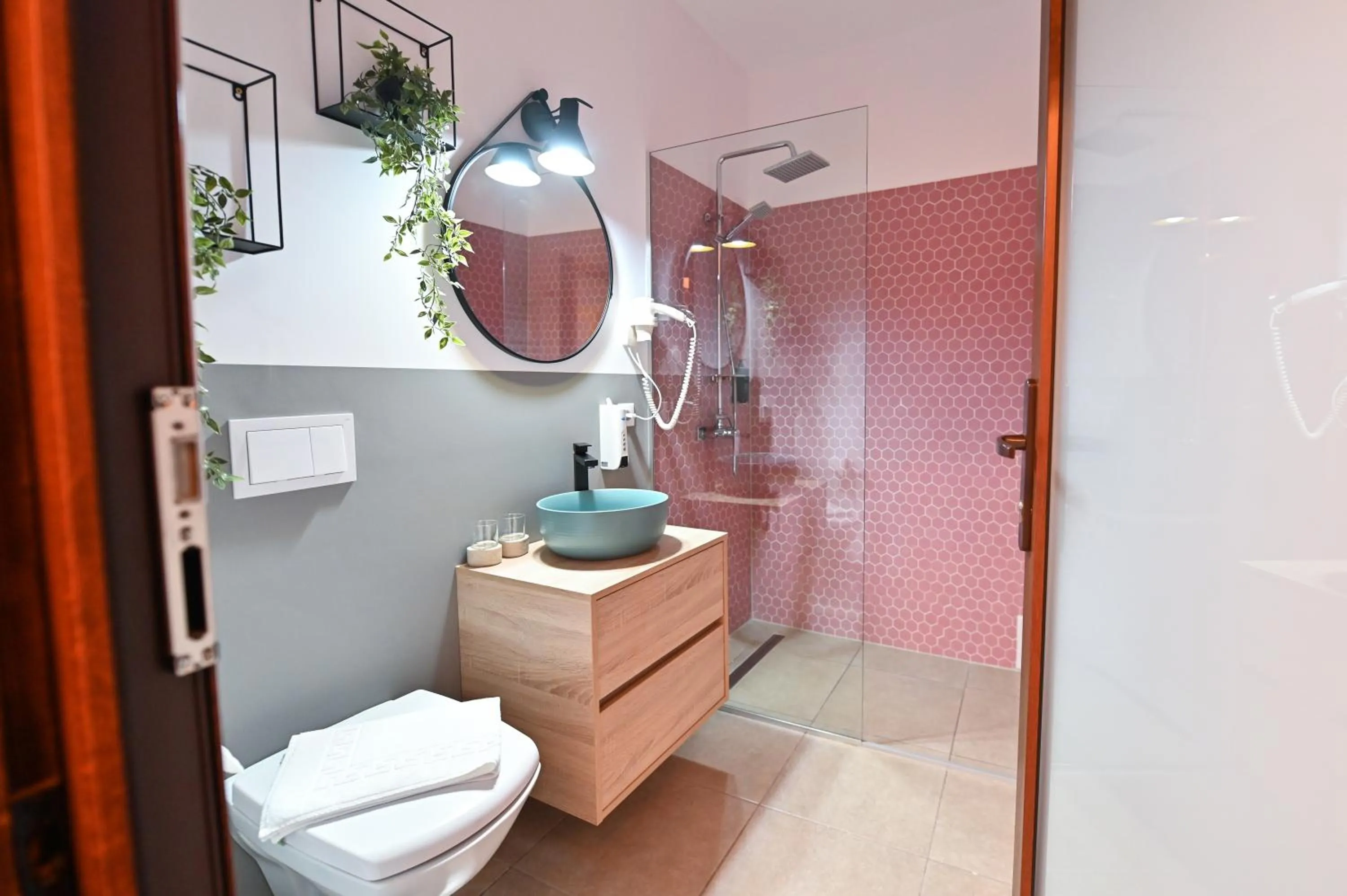 Shower in Althof Apartments