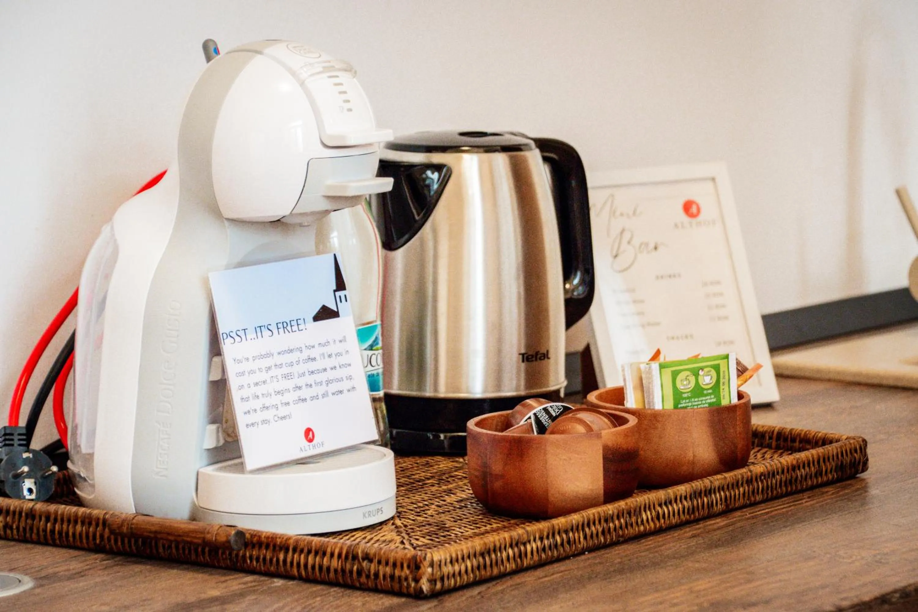 Coffee/tea facilities in Althof Apartments