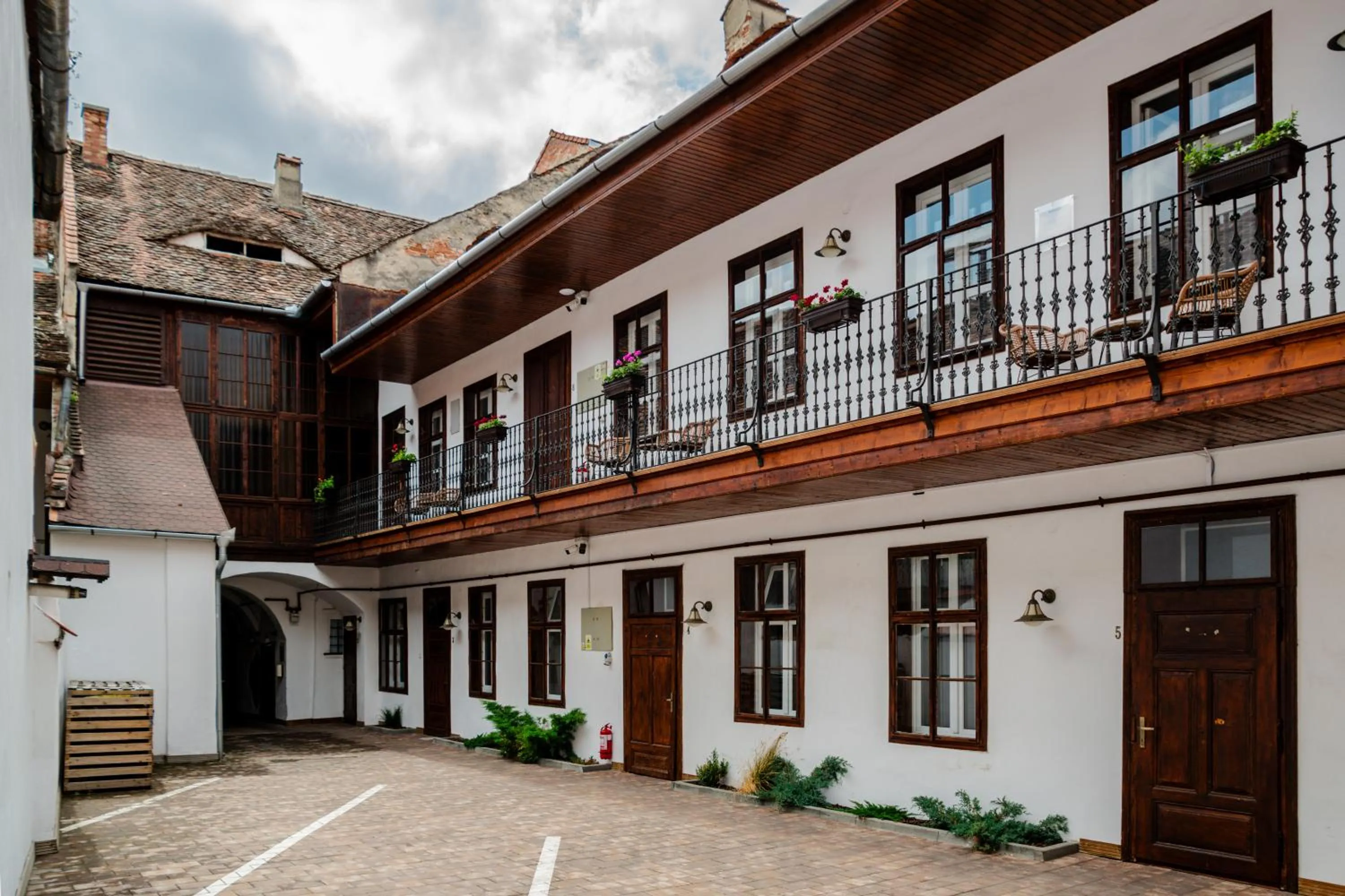 Inner courtyard view in Althof Apartments
