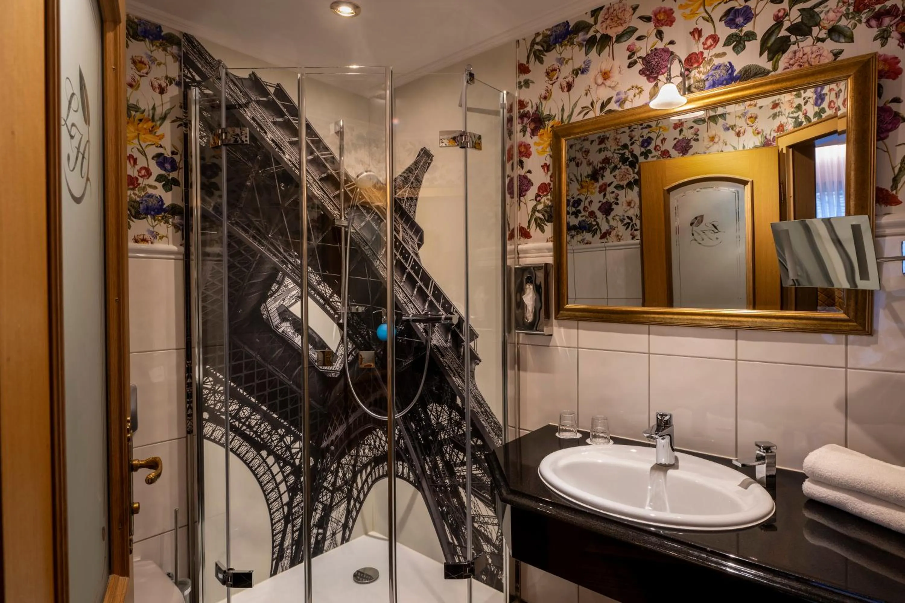 Bathroom in Hotel Linther Hof