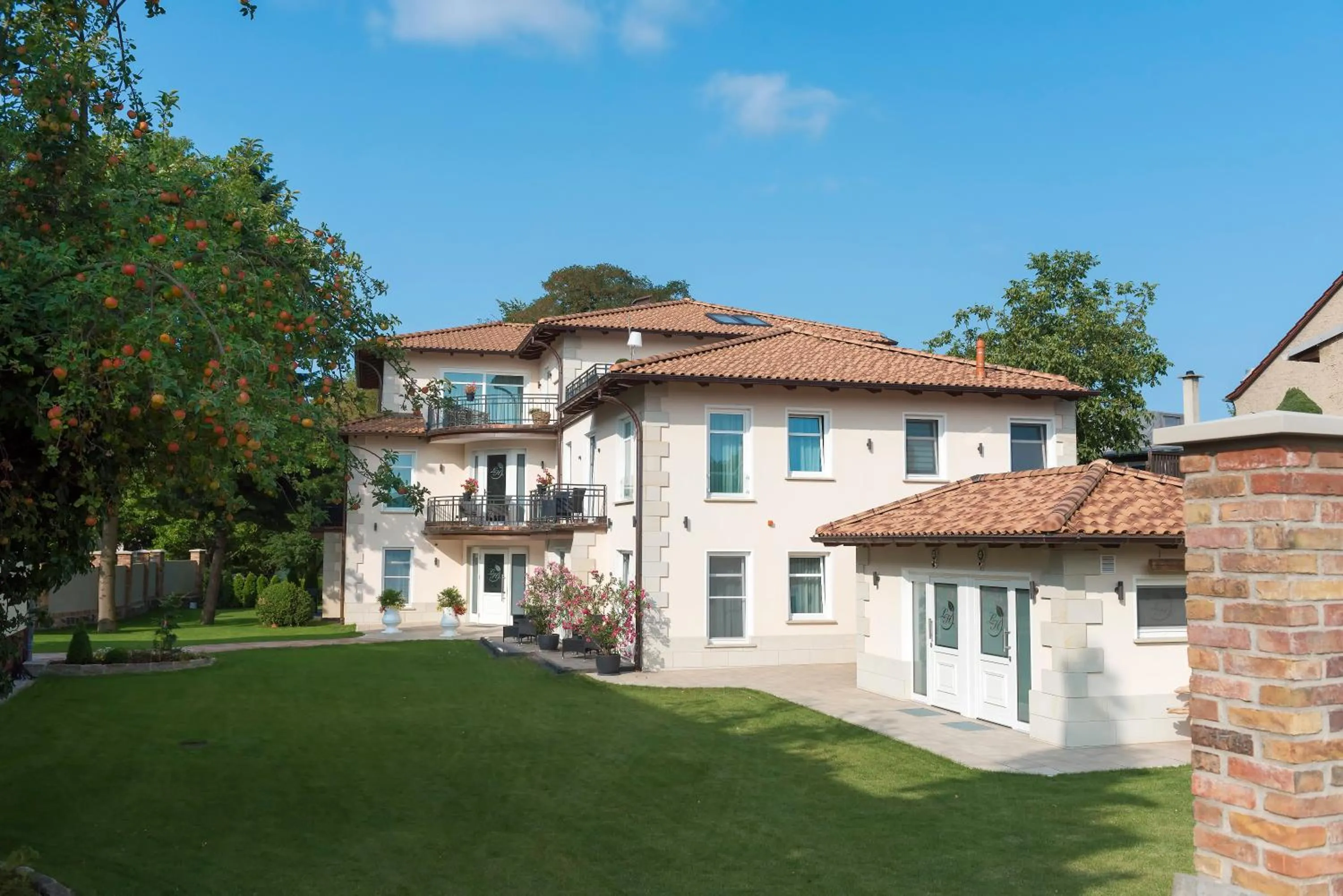 Facade/entrance in Hotel Linther Hof