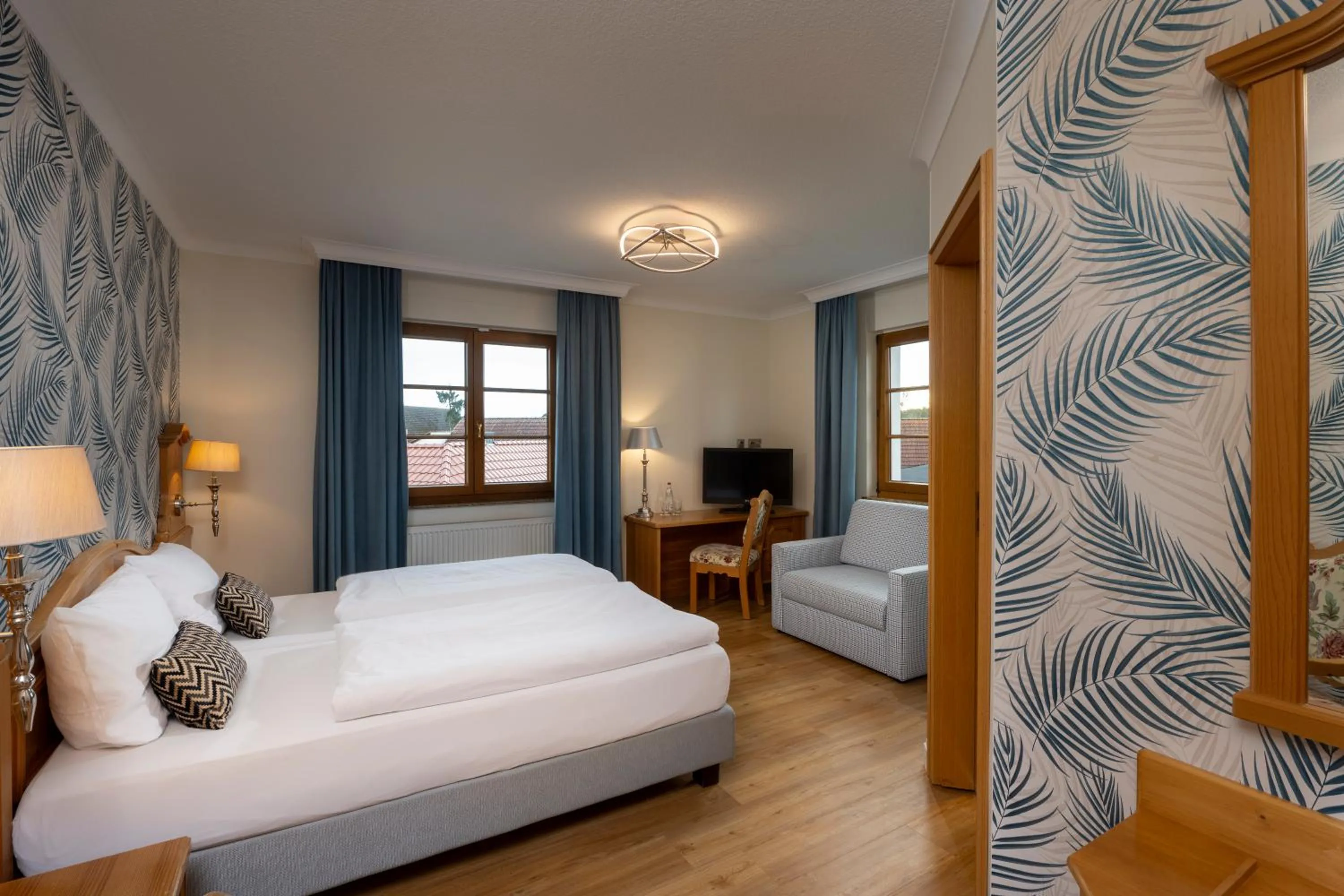 Photo of the whole room, Bed in Hotel Linther Hof