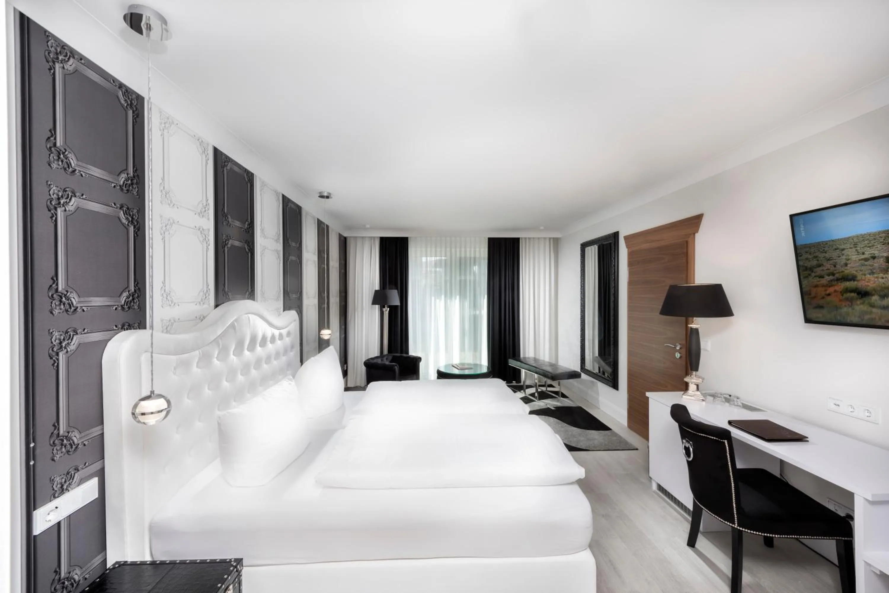 Photo of the whole room, Bed in Hotel Linther Hof