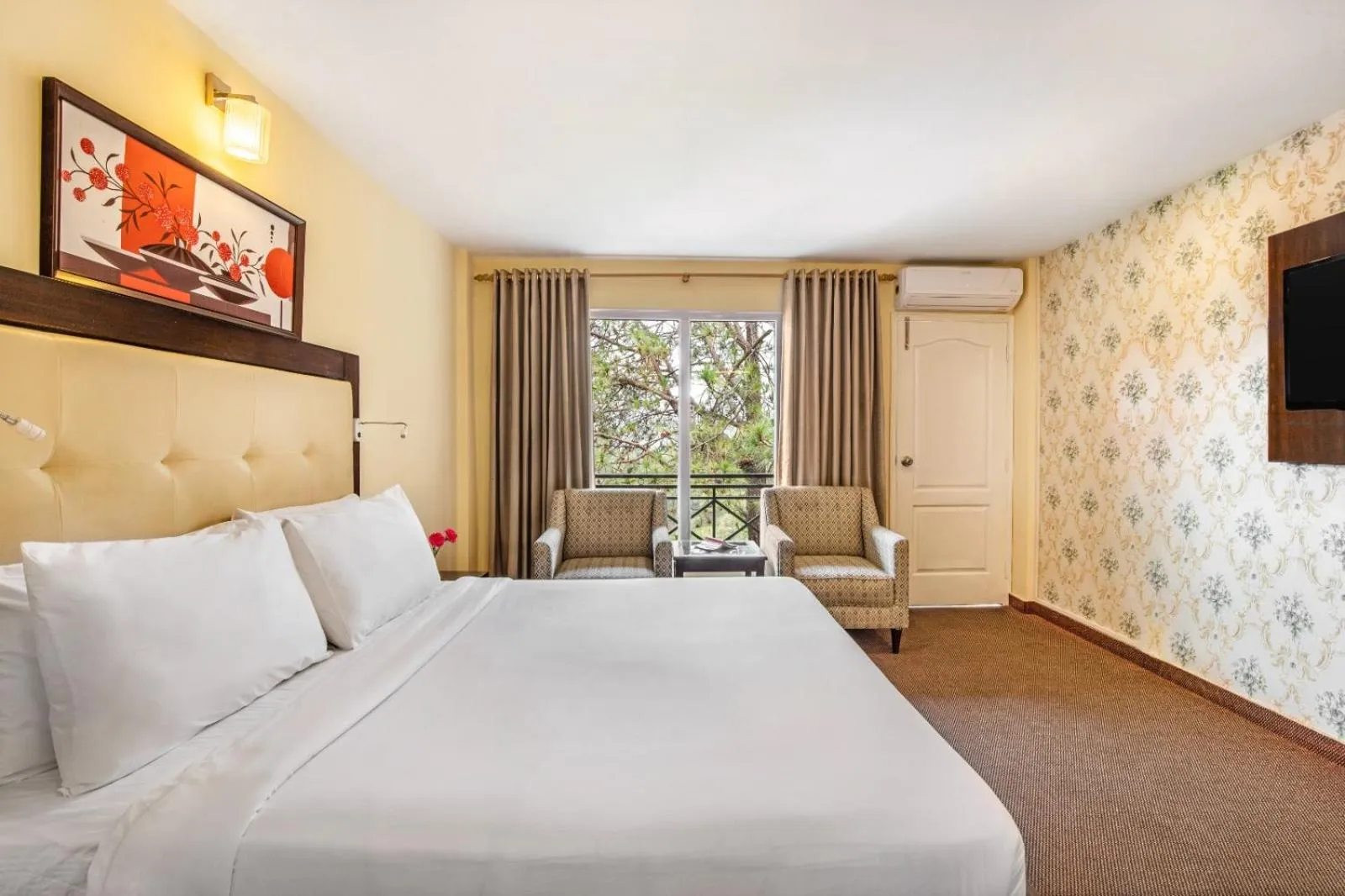 Bedroom, Bed in Maple Resort Chail