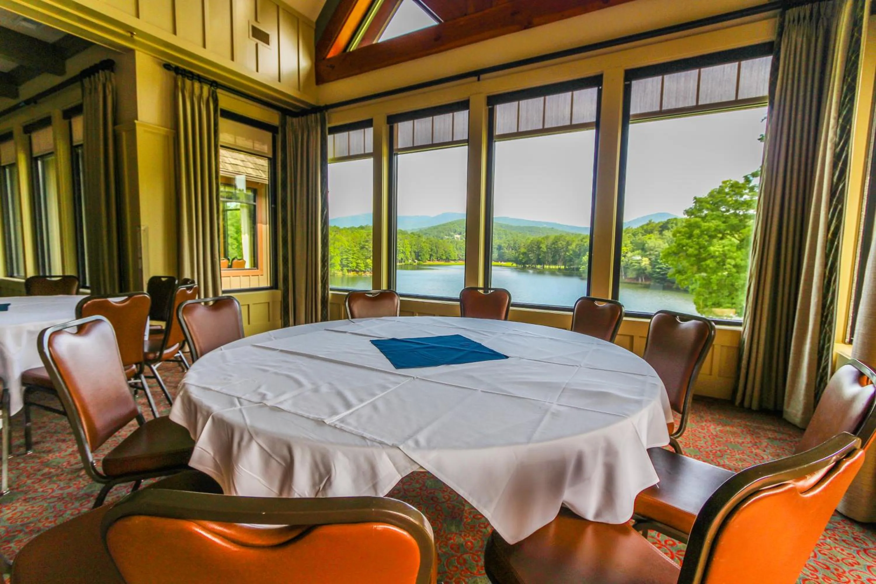 Restaurant/places to eat in Golf Club Villas