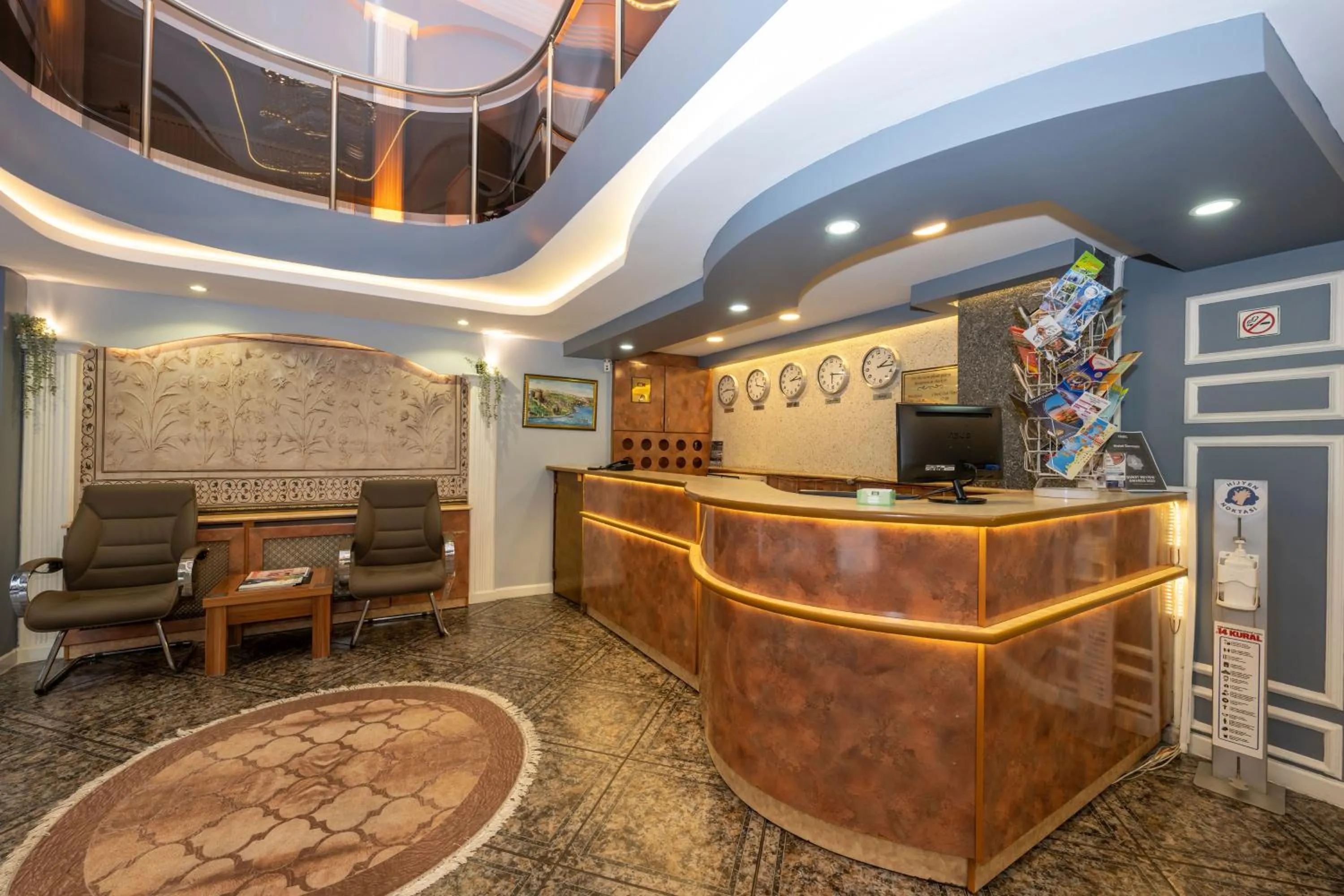 Lobby or reception in Hotel Devman
