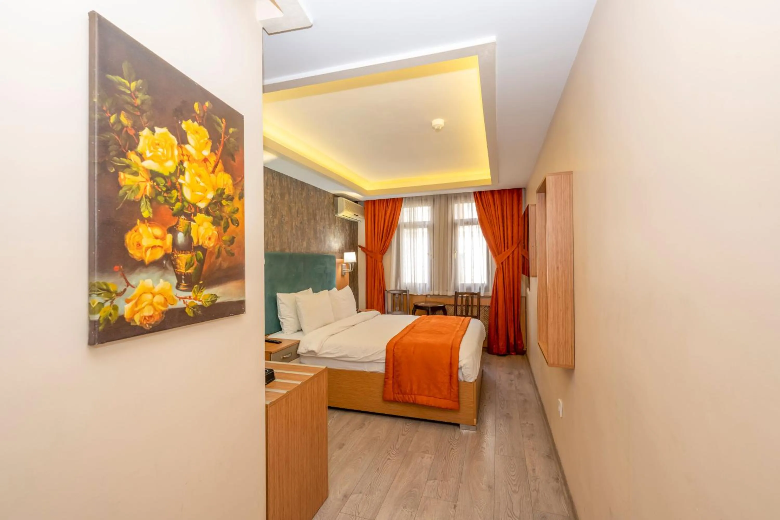 Photo of the whole room, Bed in Hotel Devman