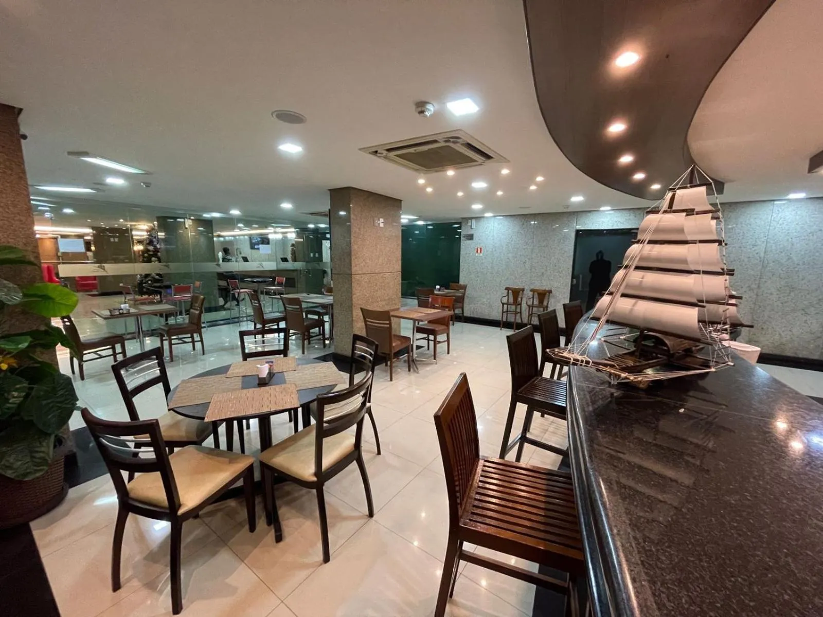 Restaurant/places to eat in Rede Andrade Amazônia