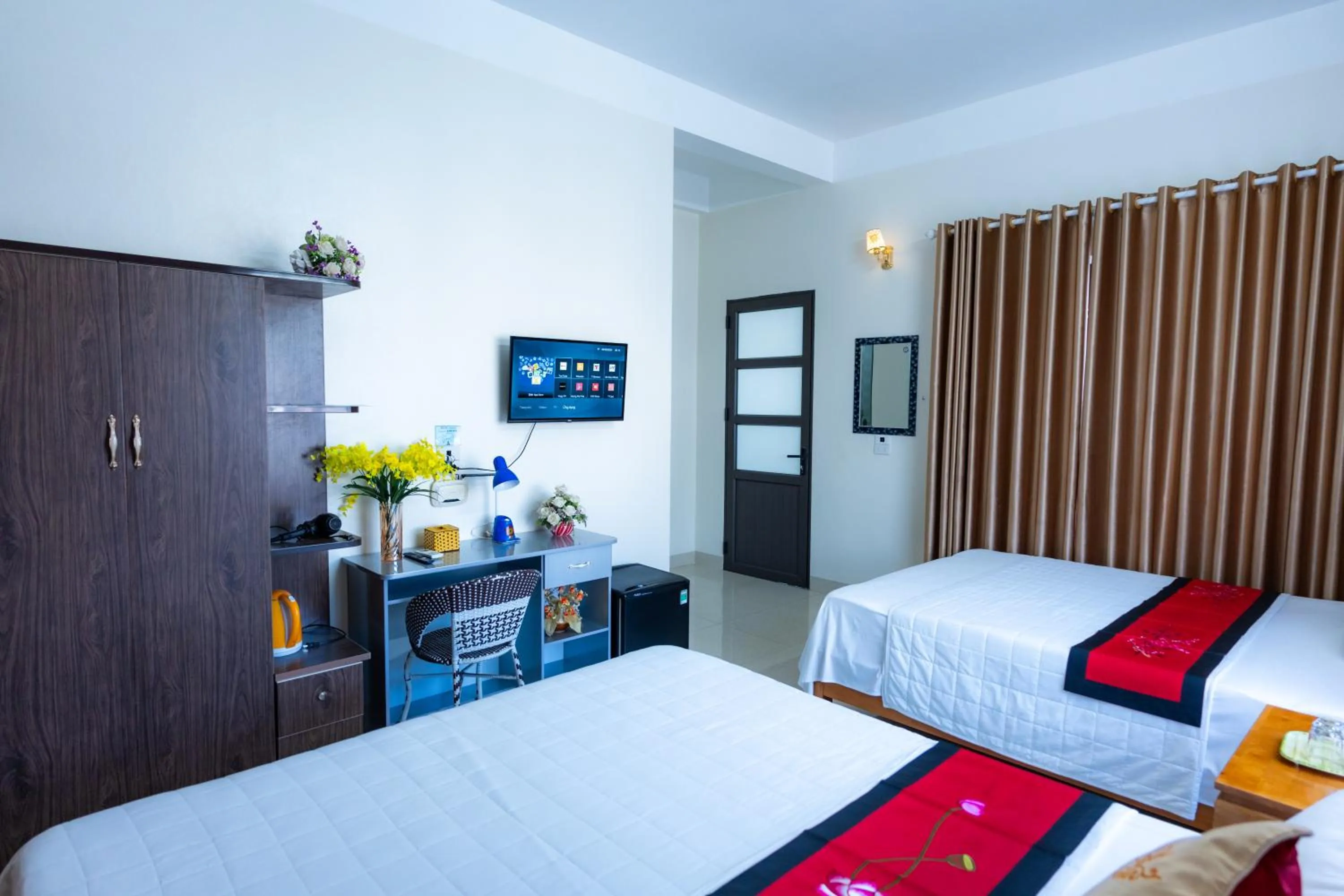 Bedroom, Bed in TAMCOC VUTHANH FRIENDLY Hotel