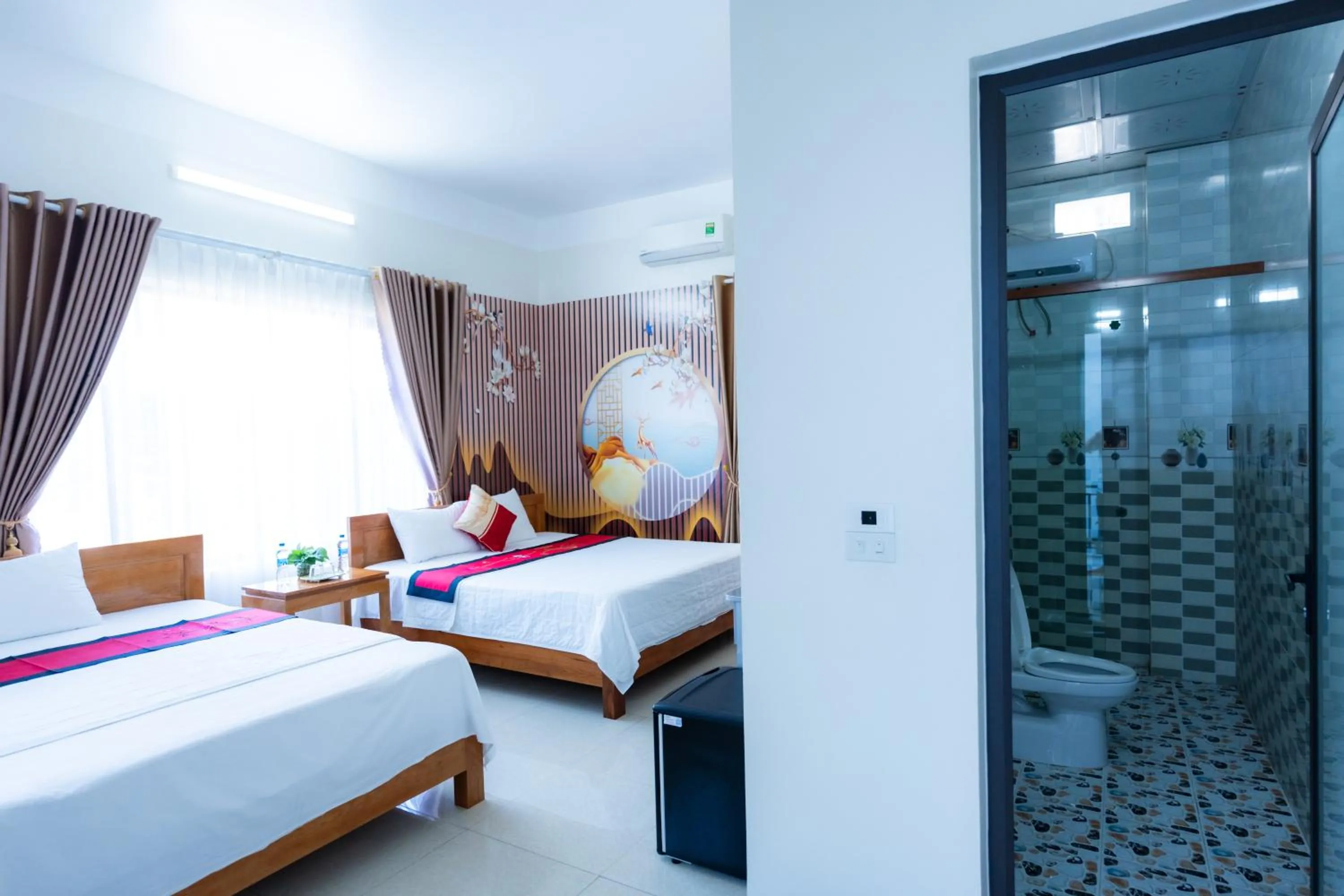 Bedroom, Bed in TAMCOC VUTHANH FRIENDLY Hotel