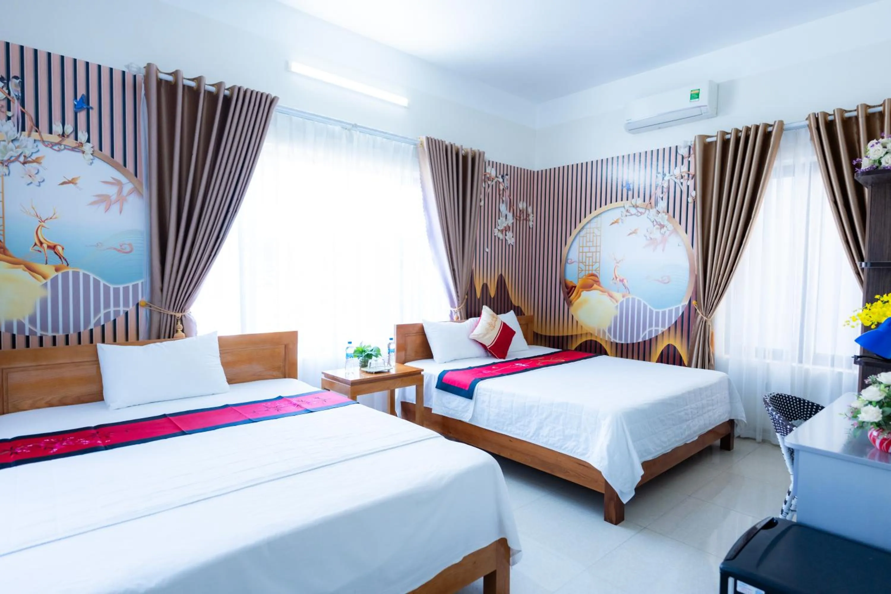 Bedroom, Bed in TAMCOC VUTHANH FRIENDLY Hotel