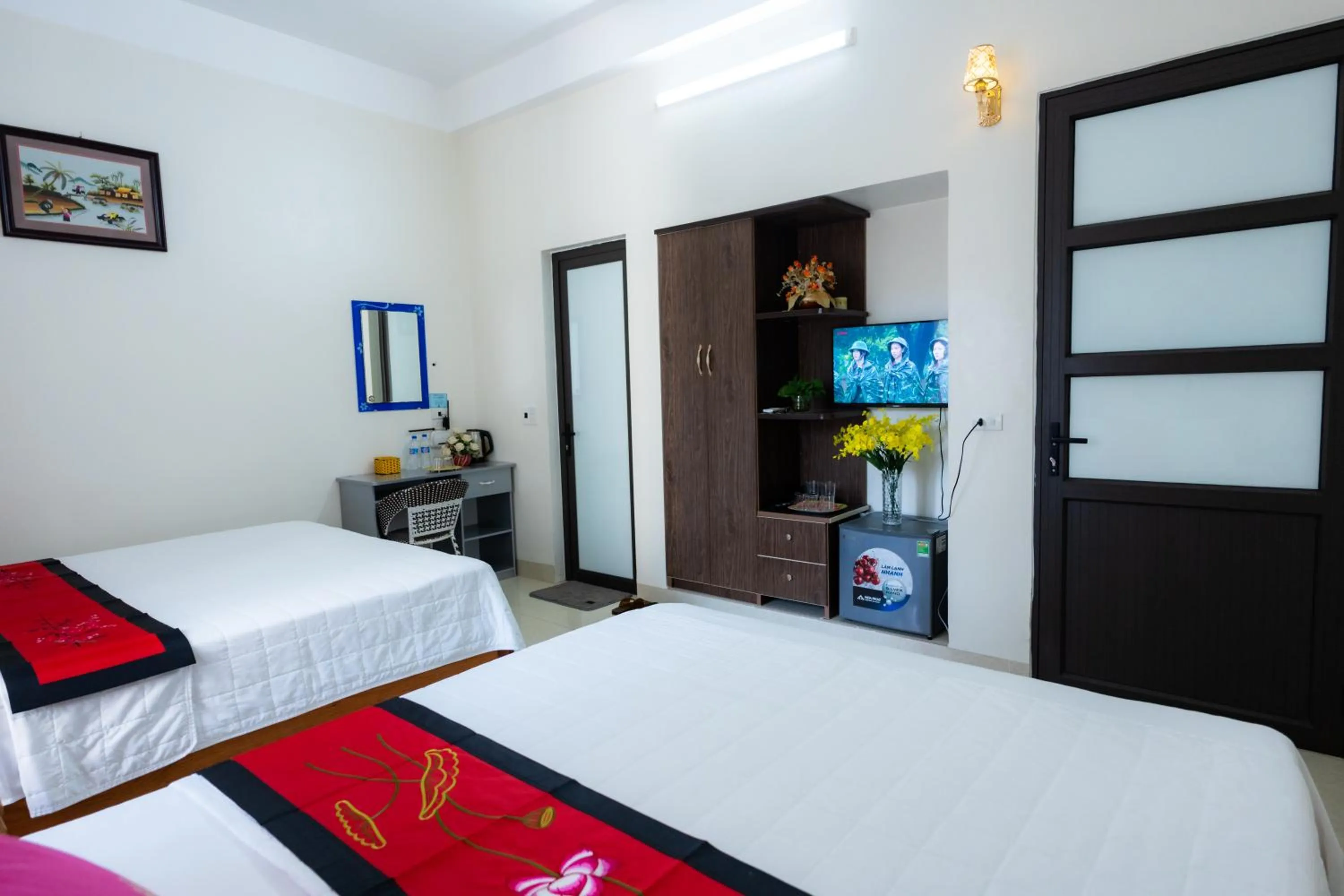 Bedroom, Bed in TAMCOC VUTHANH FRIENDLY Hotel