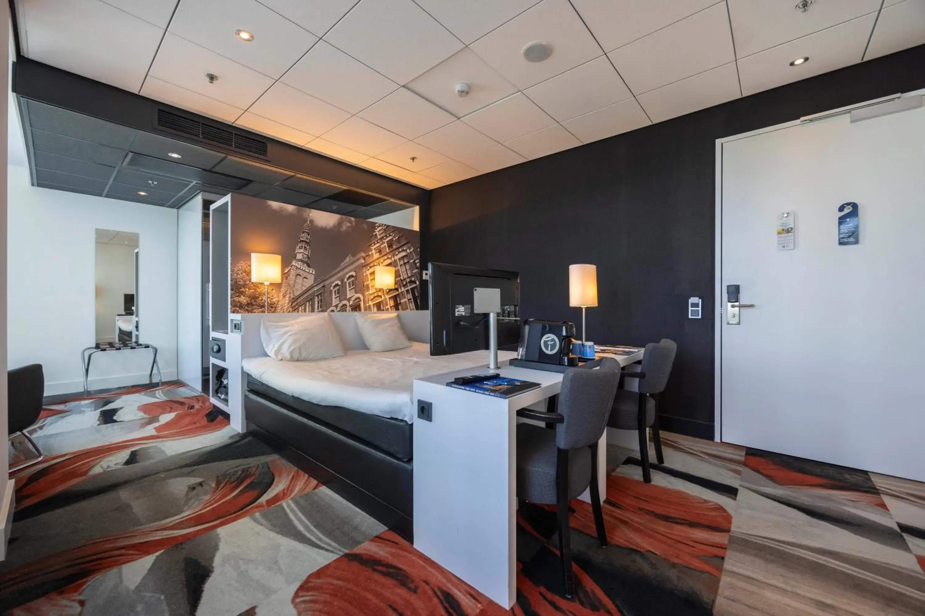 Bedroom, Bed in Fletcher Wellness-Hotel Leiden Bedroom, Bed in Fletcher Wellness-Hotel Leiden