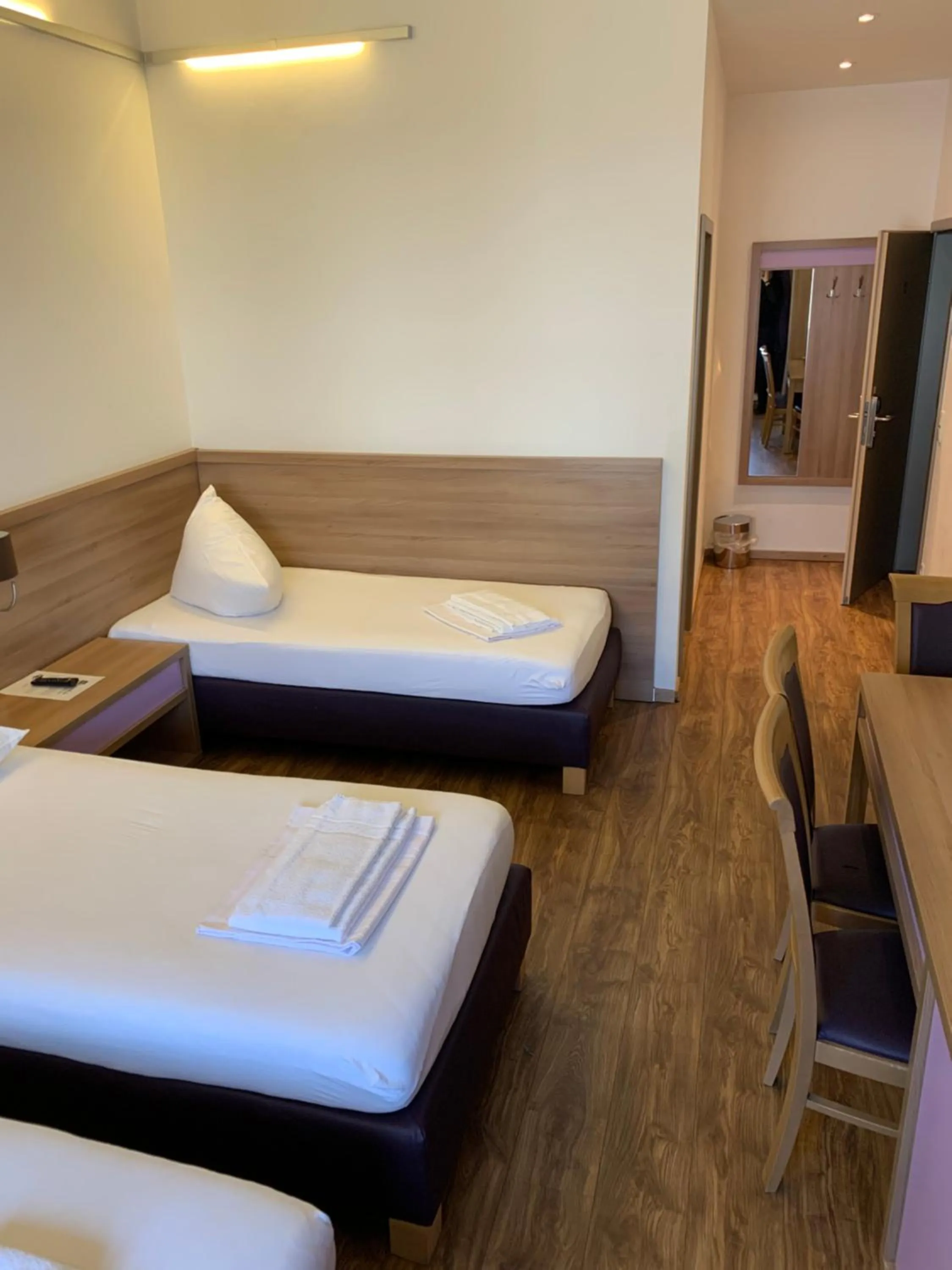 Photo of the whole room, Bed in Slamba Hostel