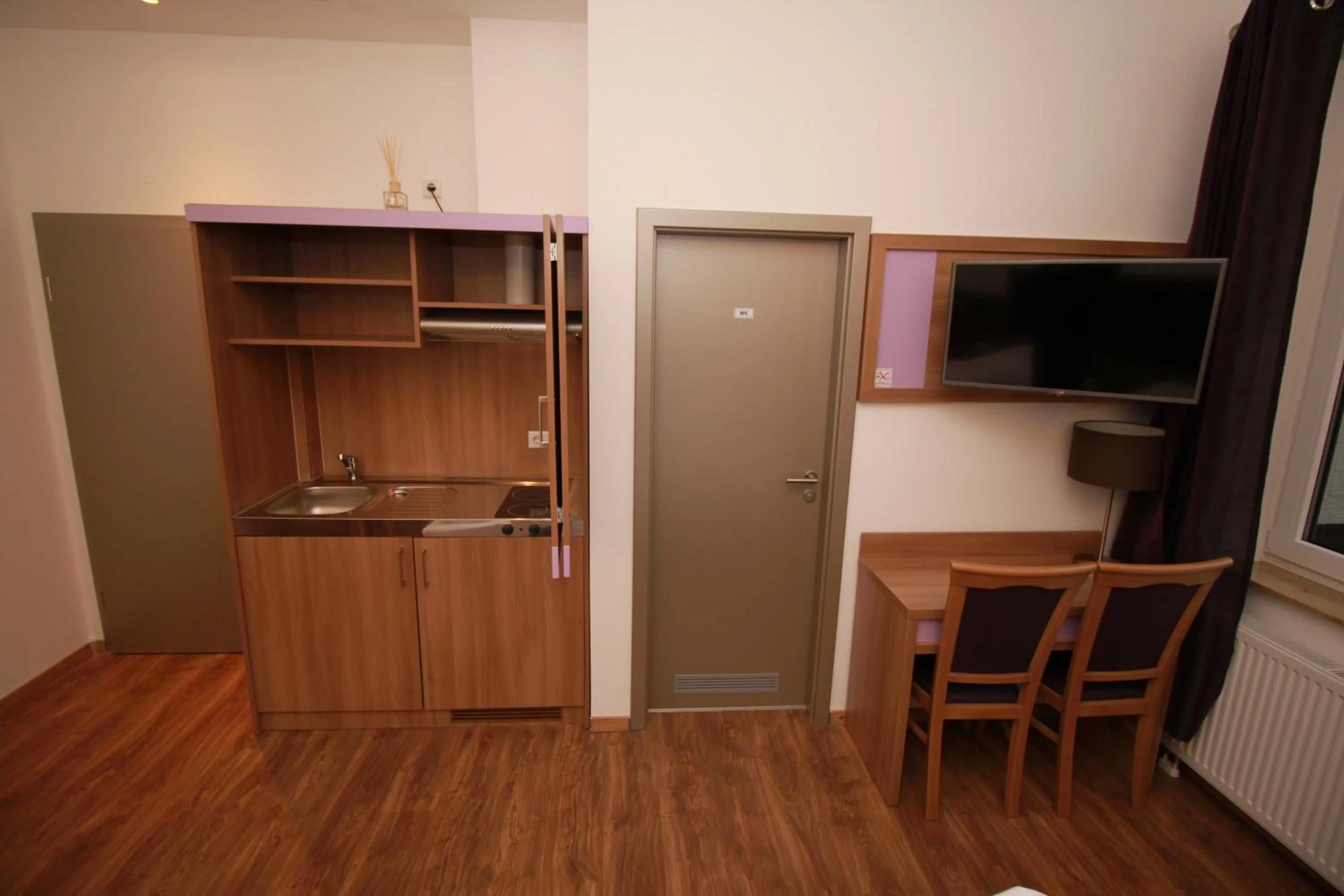 Kitchen or kitchenette in Slamba Hostel