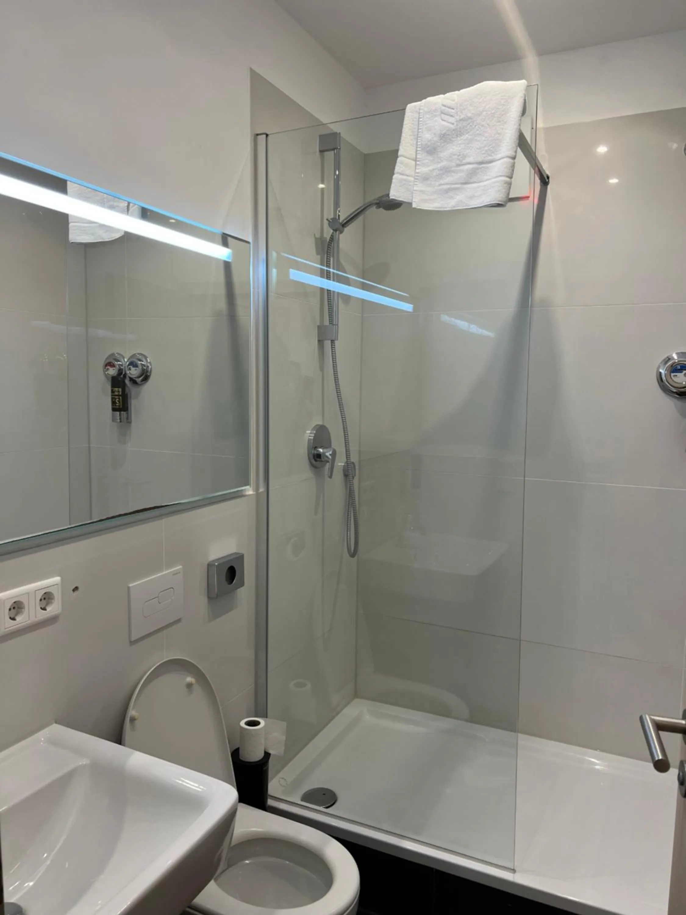 Bathroom in Slamba Hostel