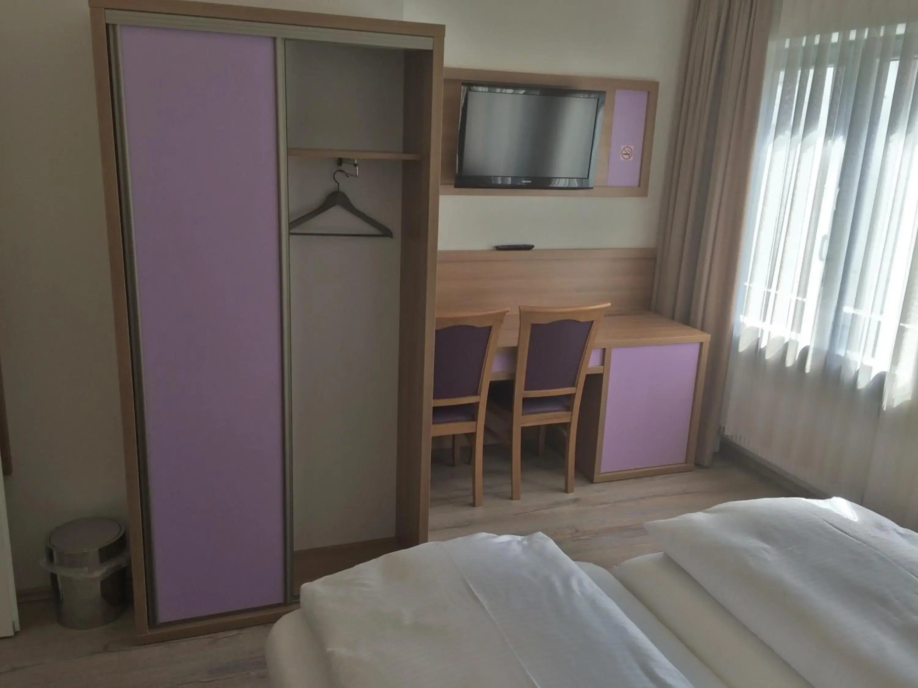 Double Room with Shared Bathroom in Slamba Hostel Double Room with Shared Bathroom in Slamba Hostel
