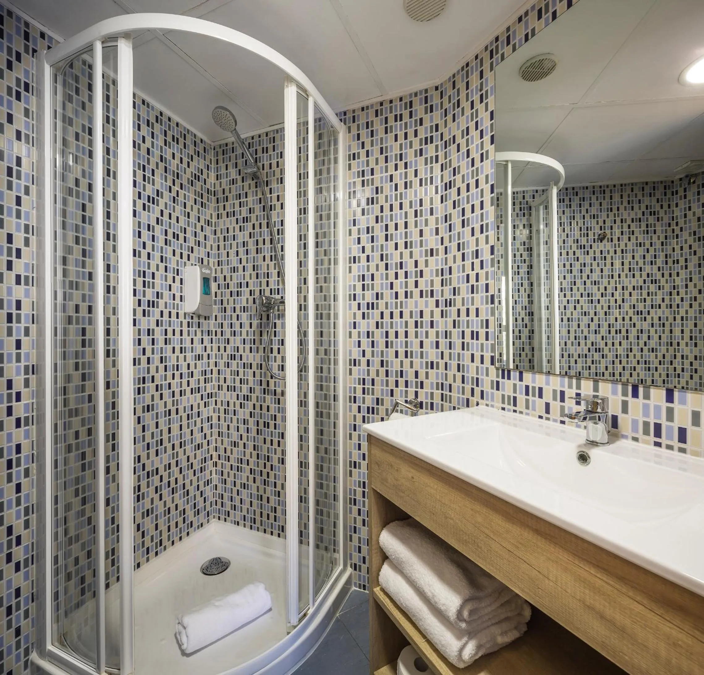 Bathroom in Mon Suites Carmen