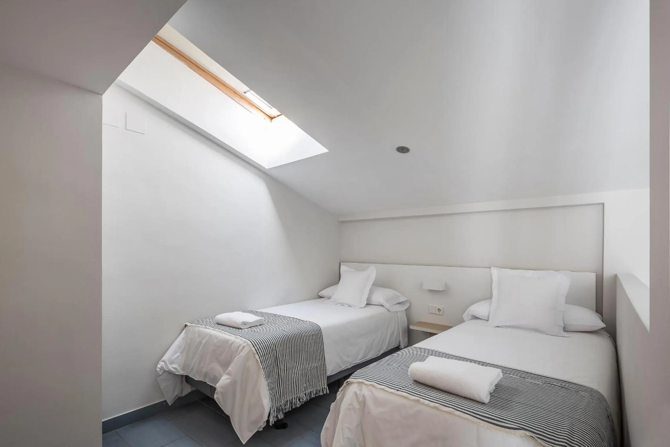 Photo of the whole room, Bed in Mon Suites Carmen