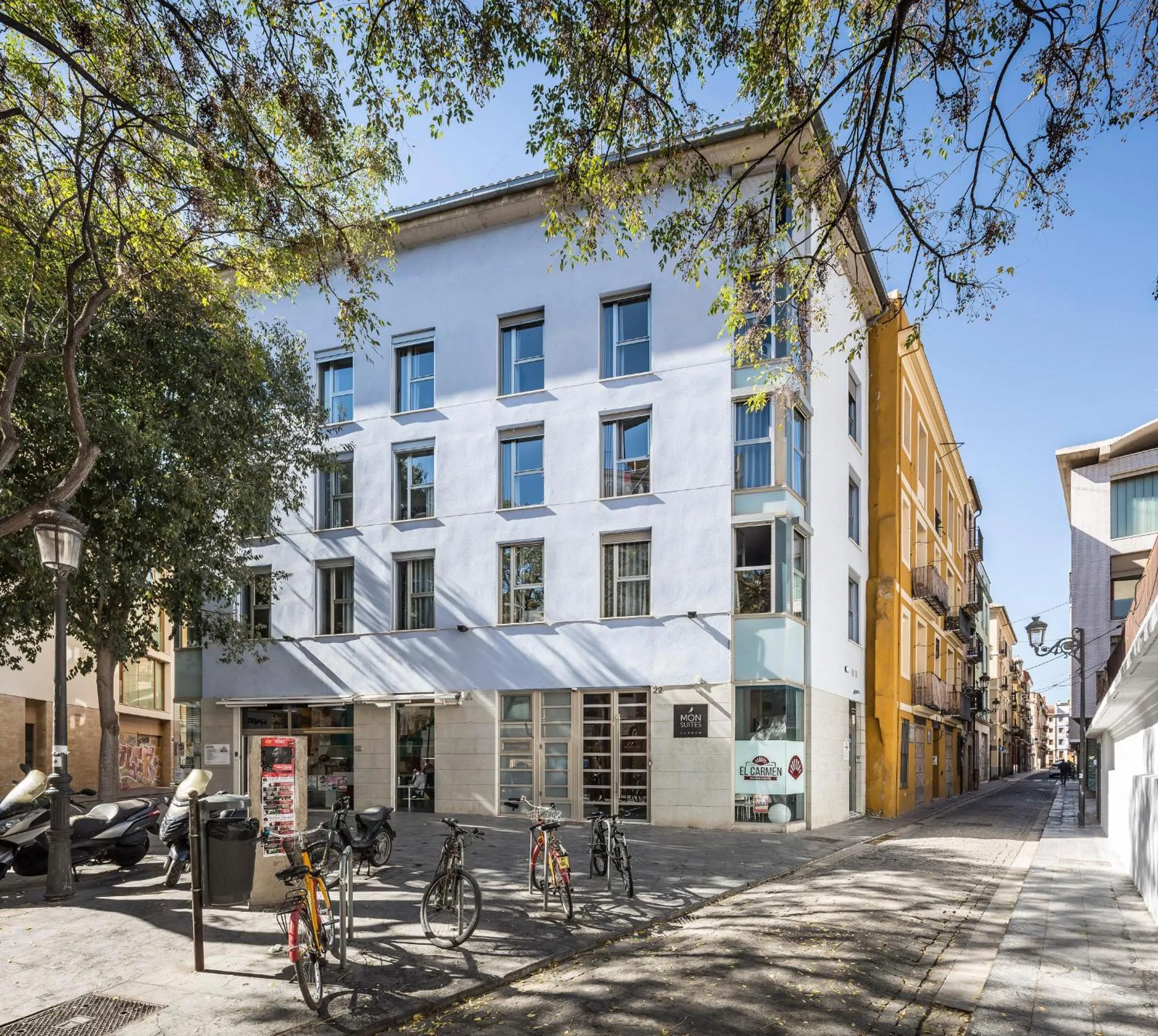 Facade/entrance in Mon Suites Carmen