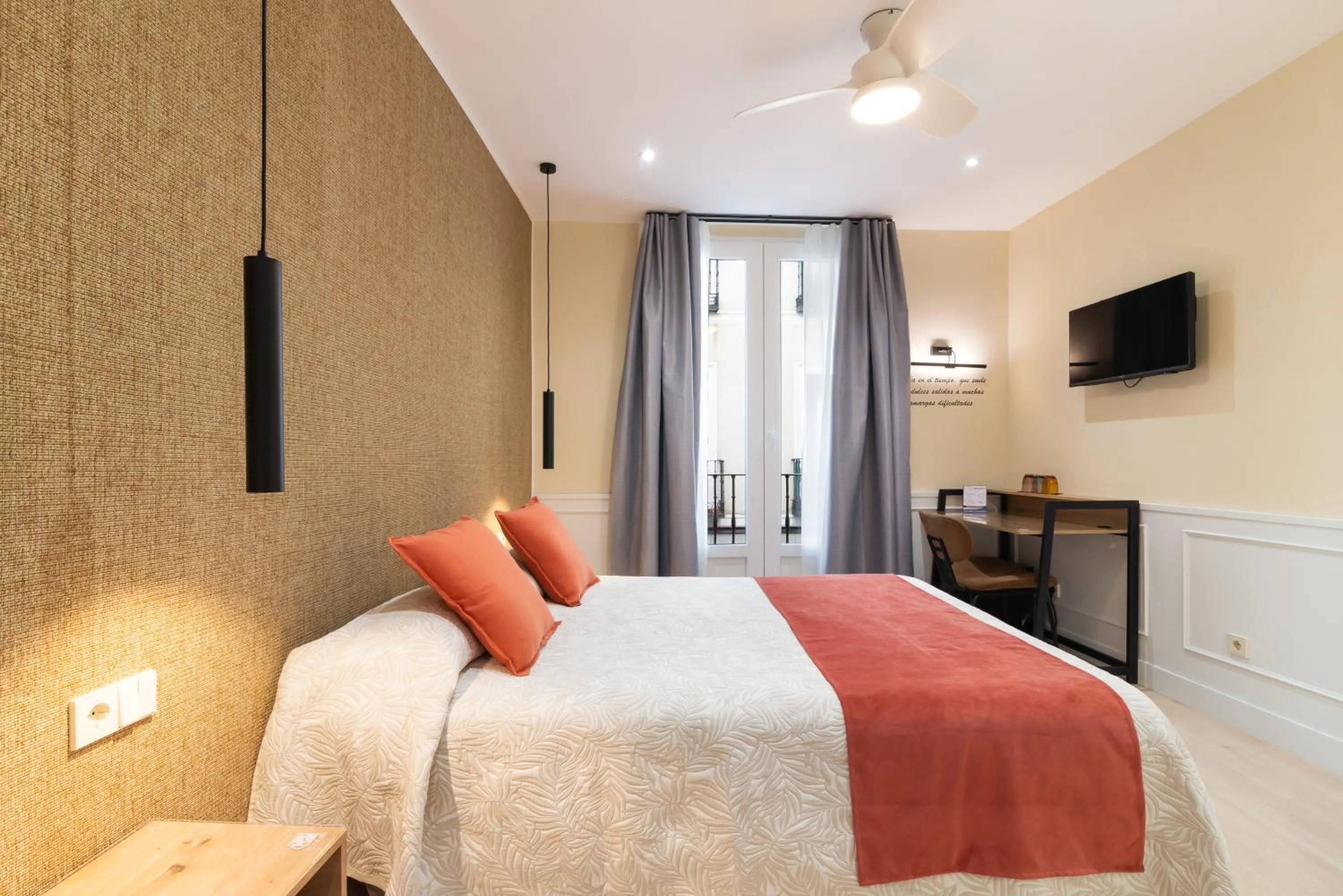 Photo of the whole room, Bed in Cálamo Guesthouse