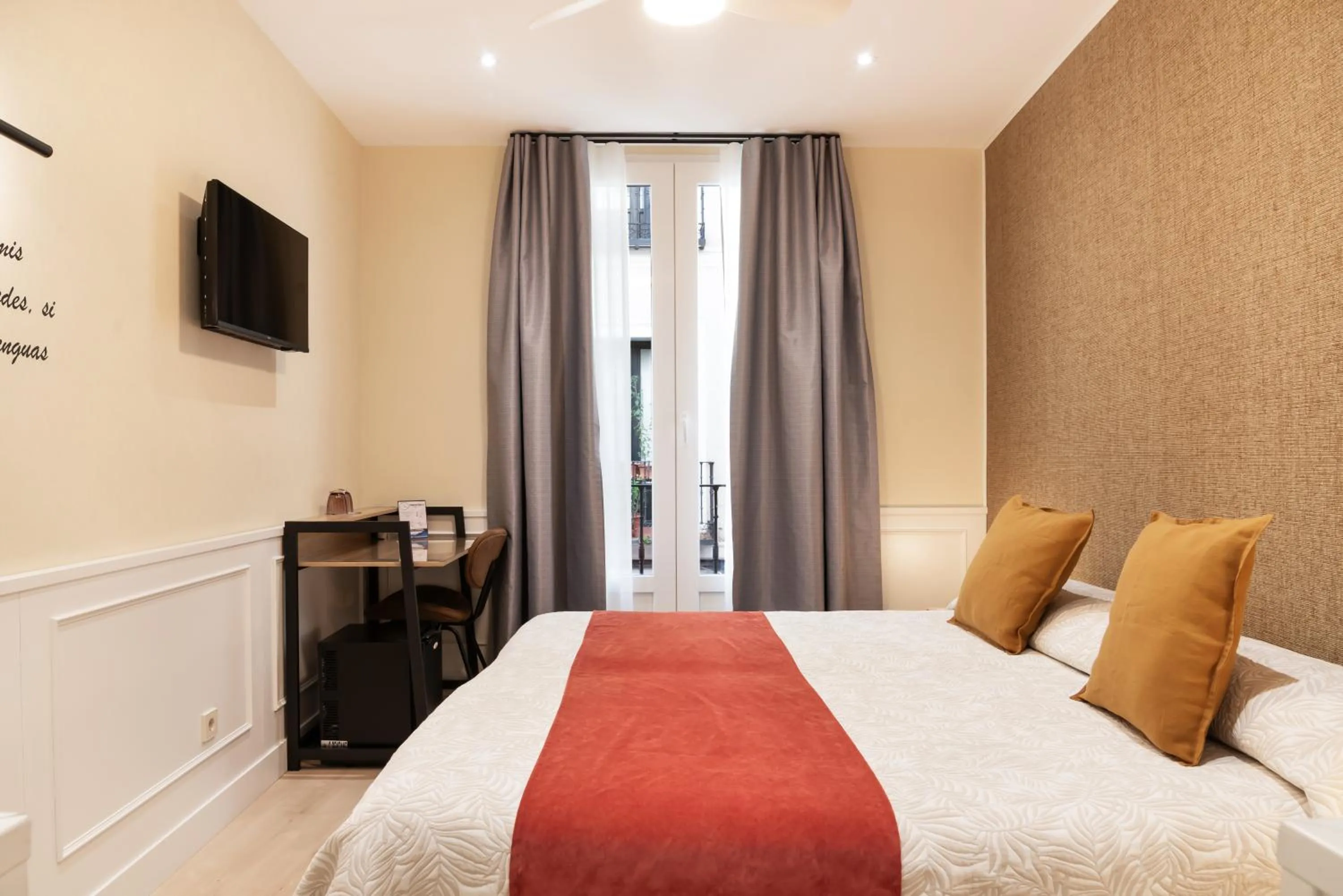 Photo of the whole room, Bed in Cálamo Guesthouse