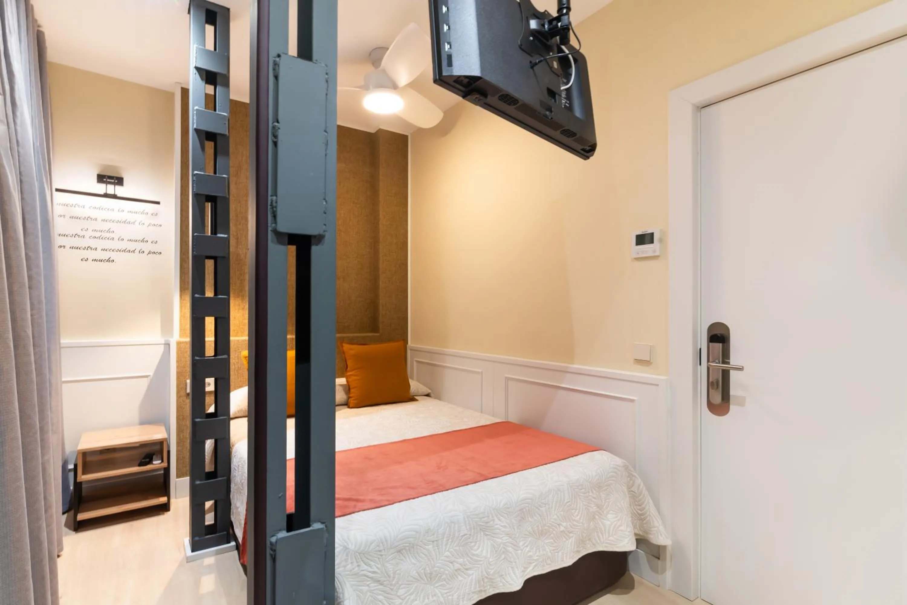 Photo of the whole room, Bed in Cálamo Guesthouse