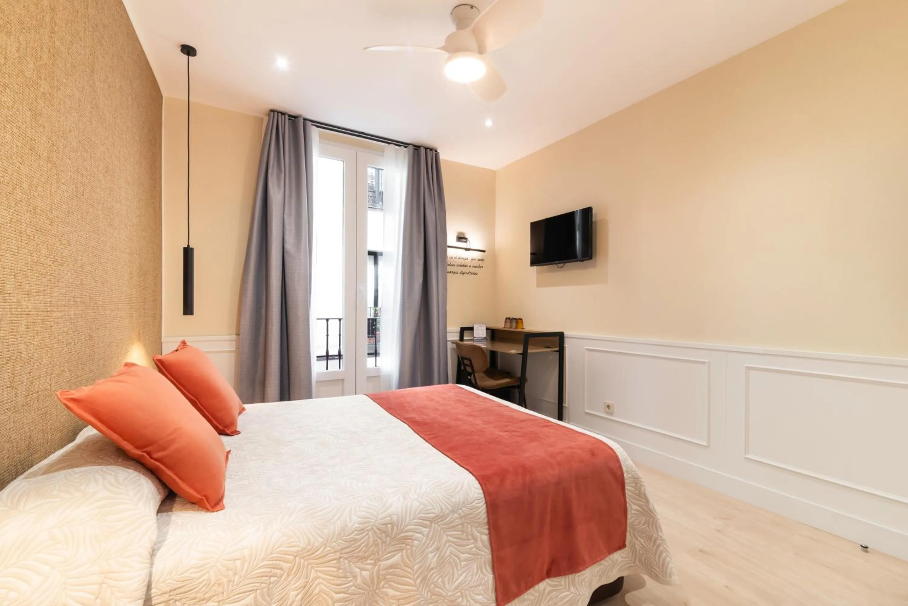 Photo of the whole room, Bed in Cálamo Guesthouse