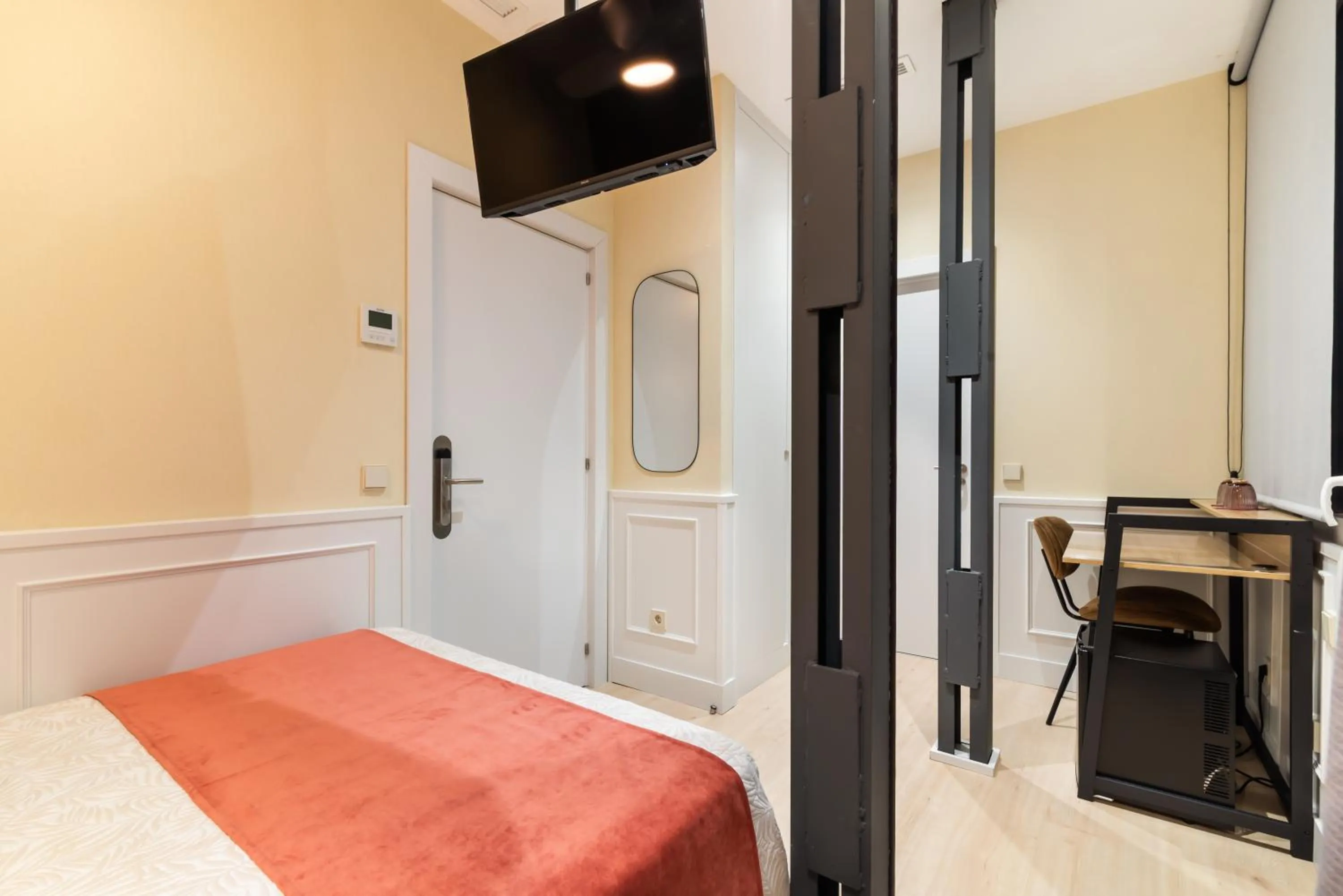 Photo of the whole room, Bed in Cálamo Guesthouse